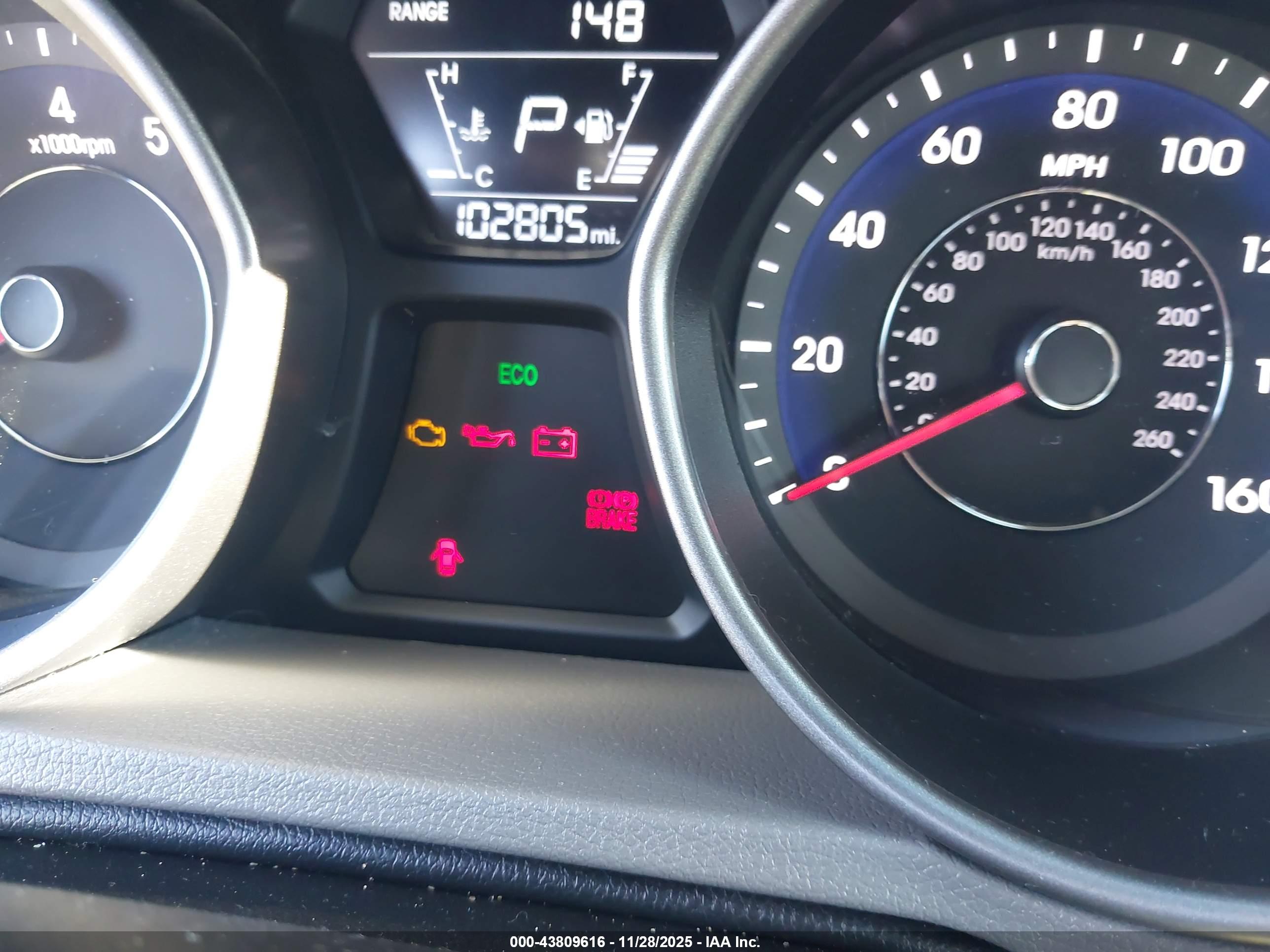 HYUNDAI ELANTRA image 7