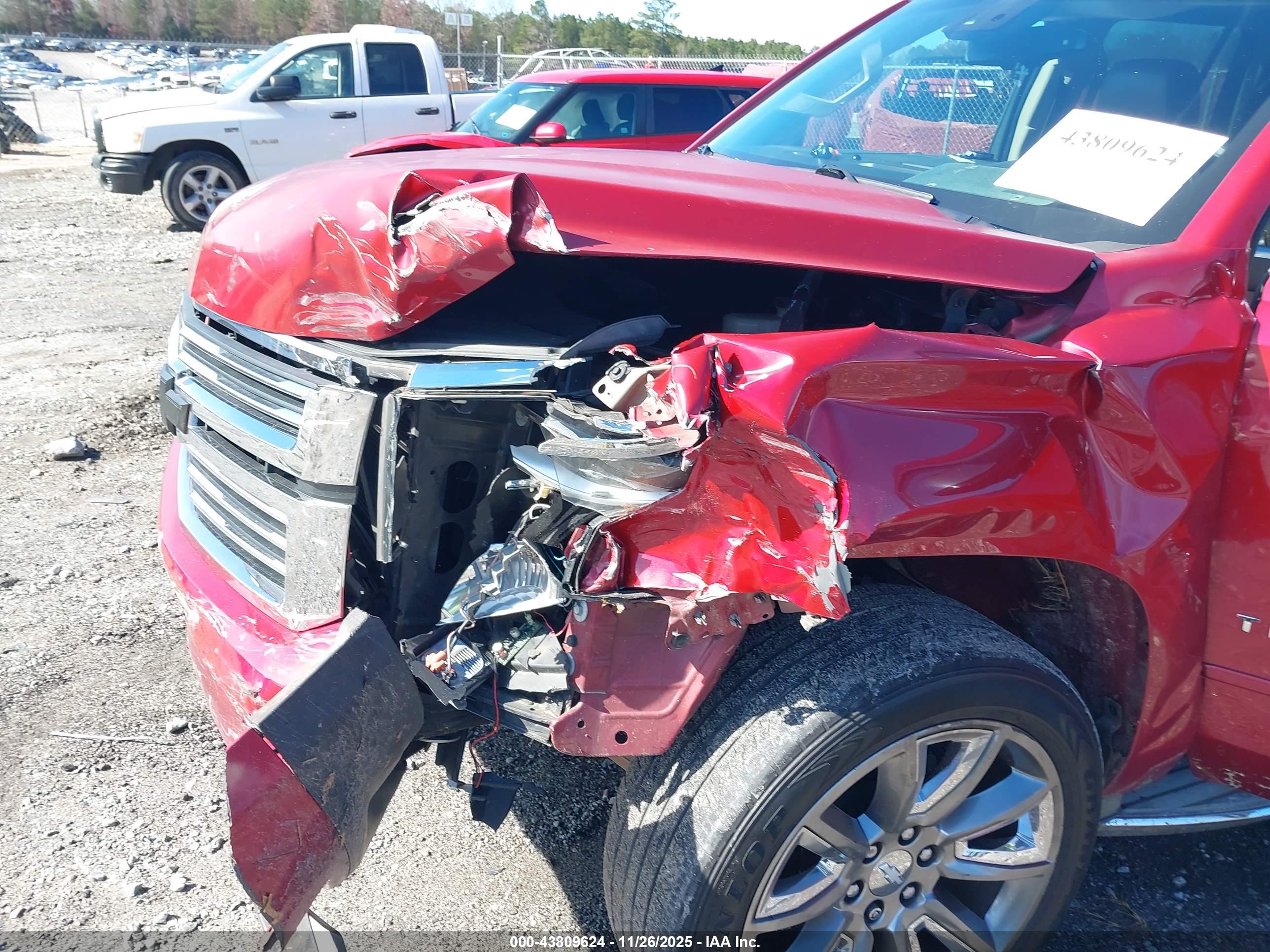 CHEVROLET TAHOE image 6