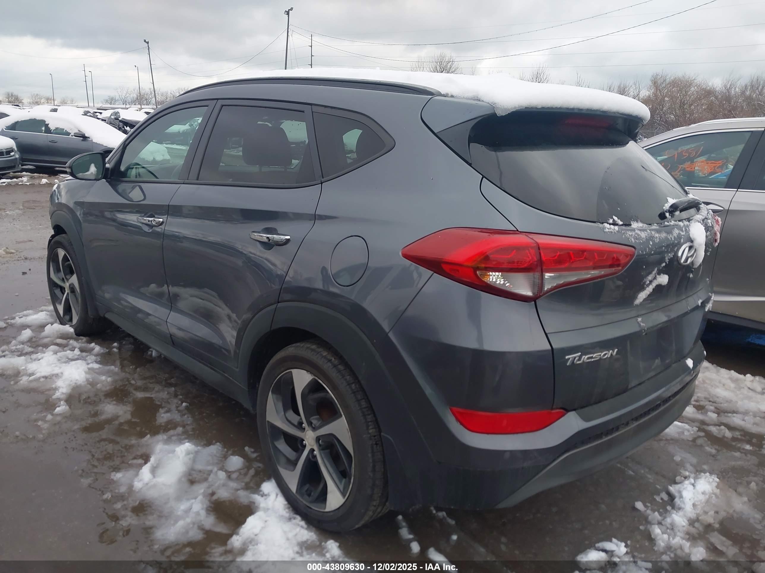 HYUNDAI TUCSON image 3