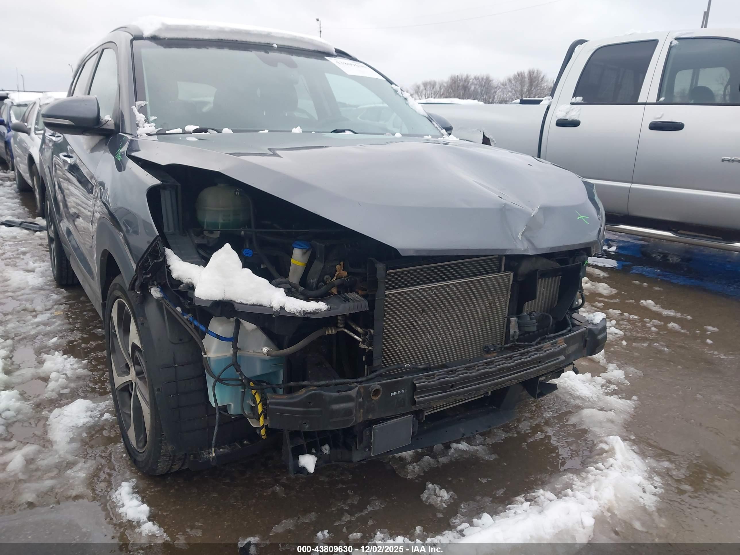 HYUNDAI TUCSON image 6