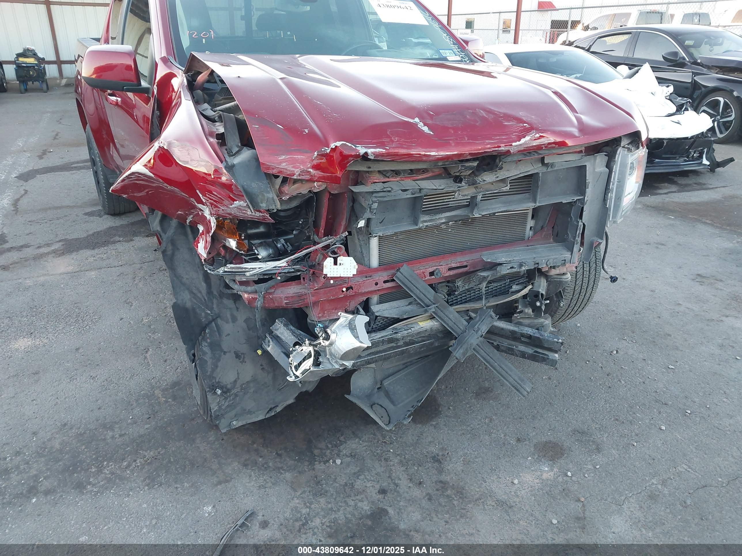 GMC CANYON image 6