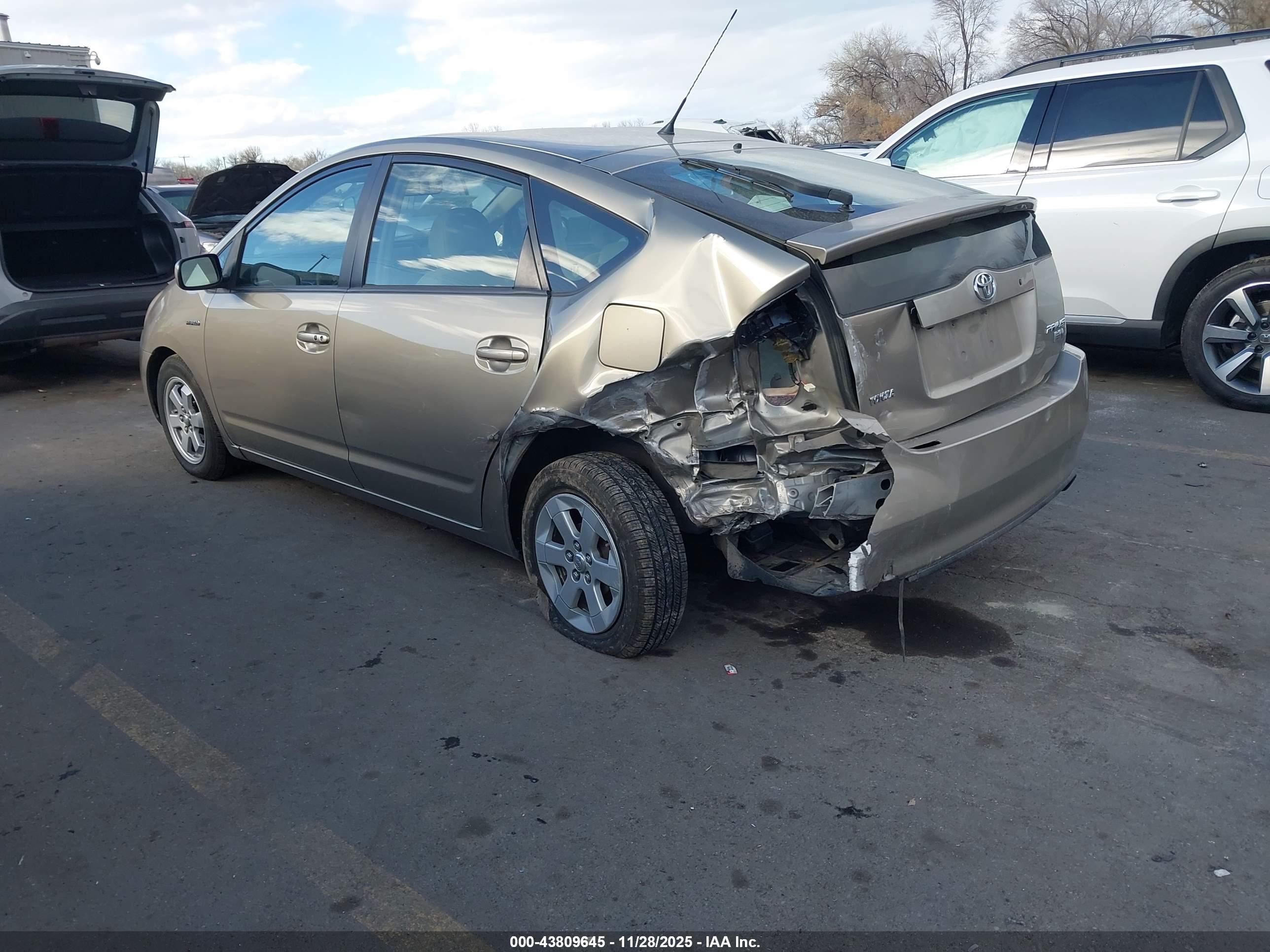 TOYOTA PRIUS image 3