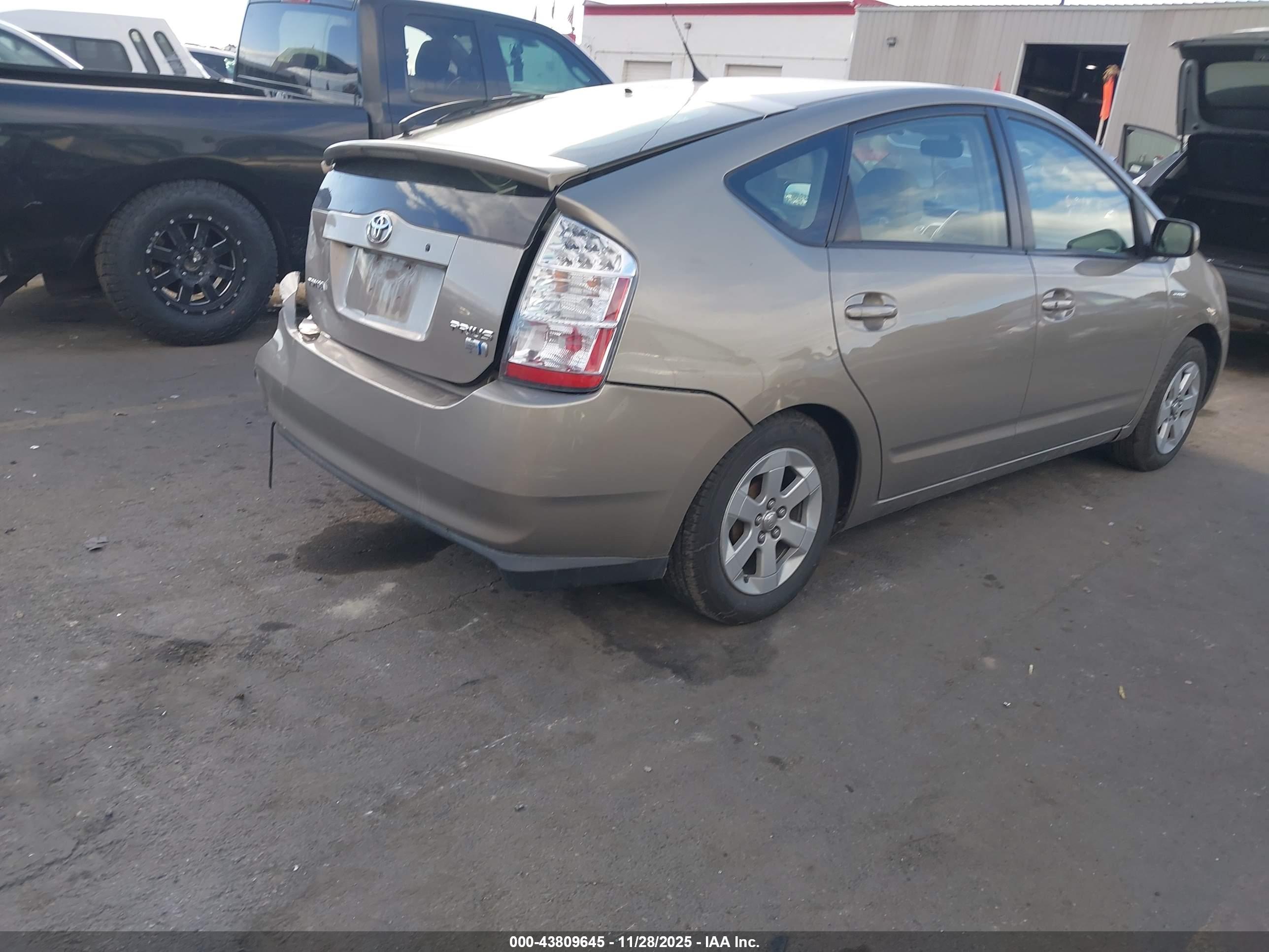 TOYOTA PRIUS image 4