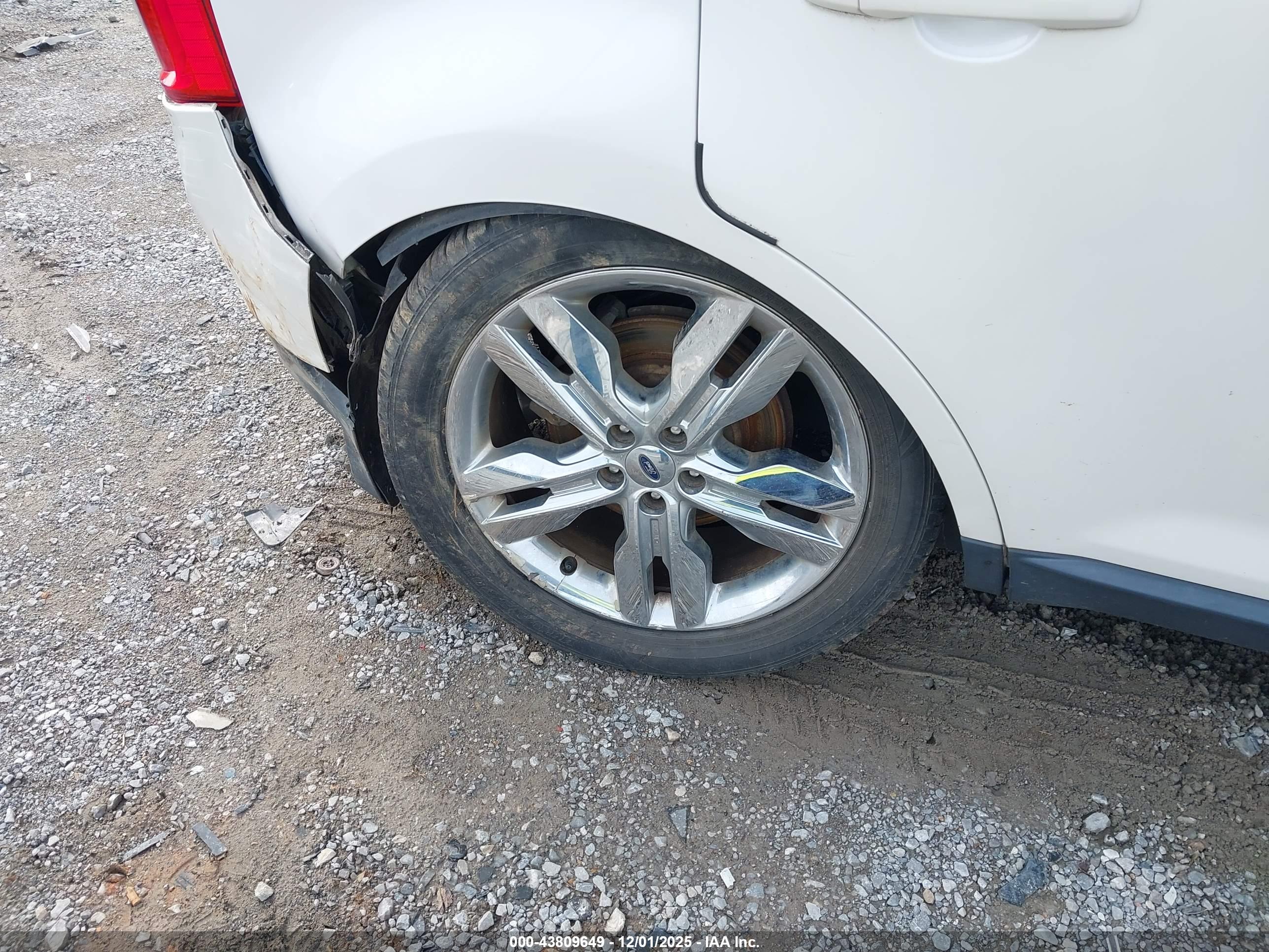 FORD EDGE image 6
