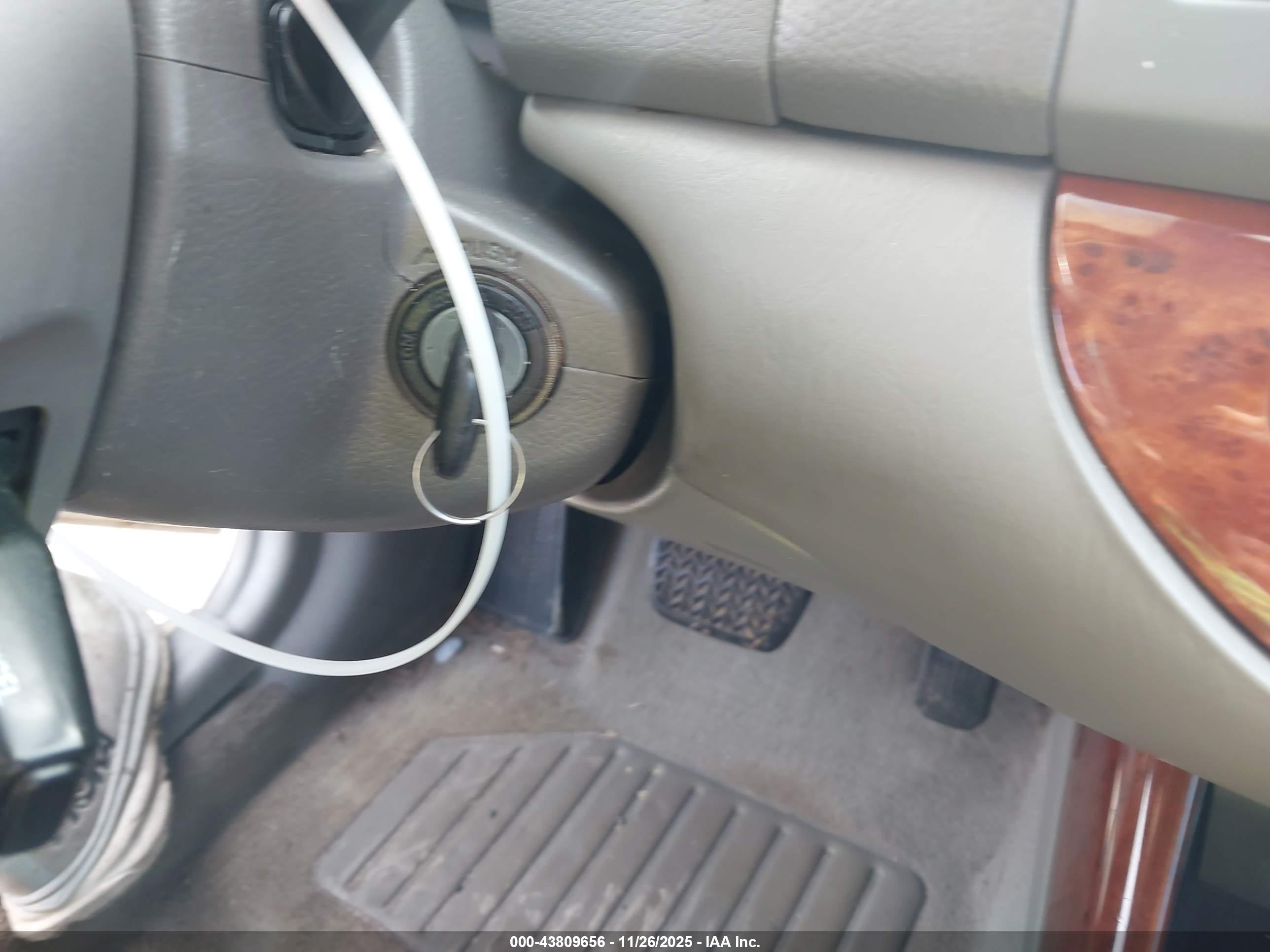 TOYOTA CAMRY image 11