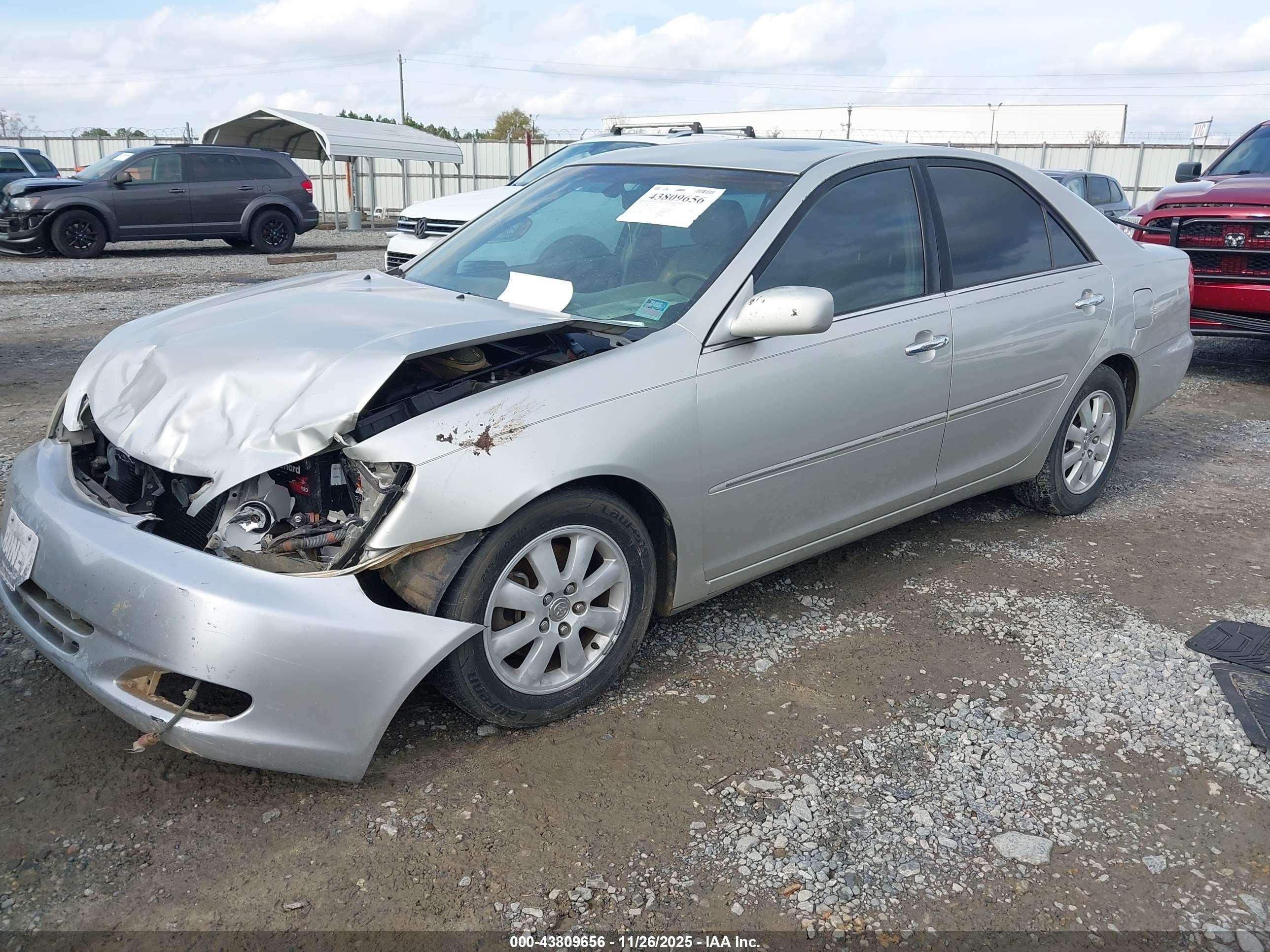 TOYOTA CAMRY image 2