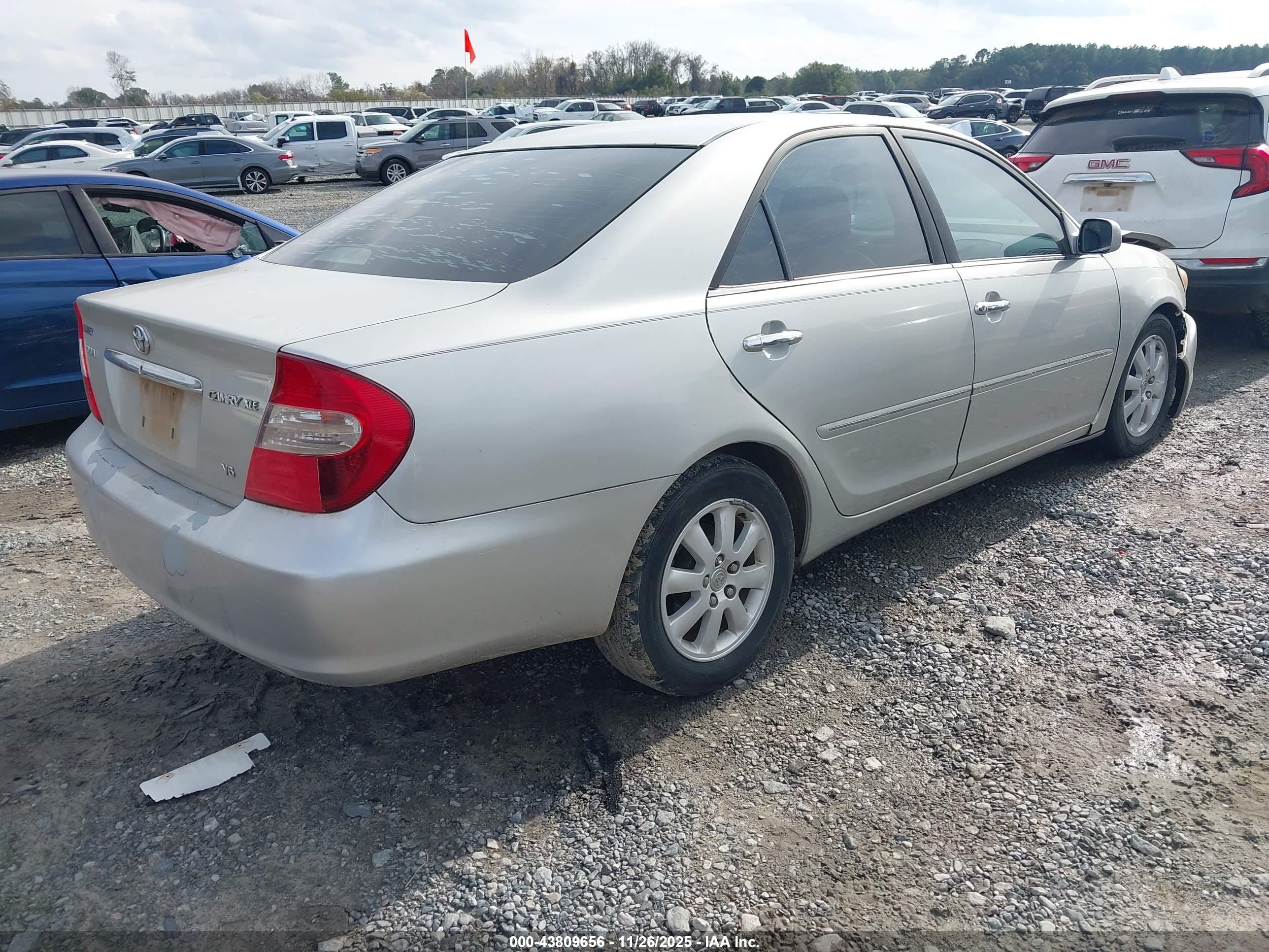 TOYOTA CAMRY image 4