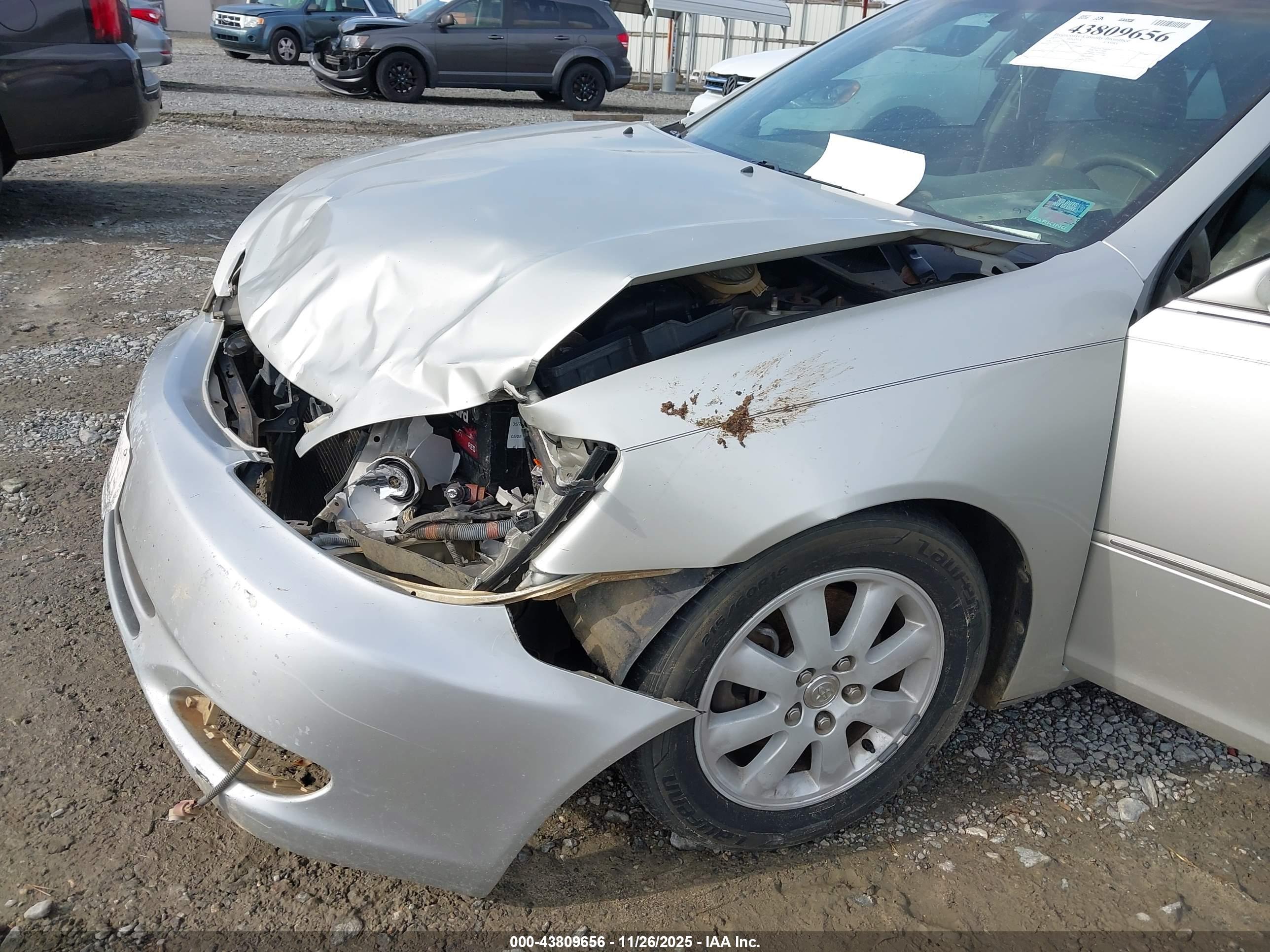 TOYOTA CAMRY image 6
