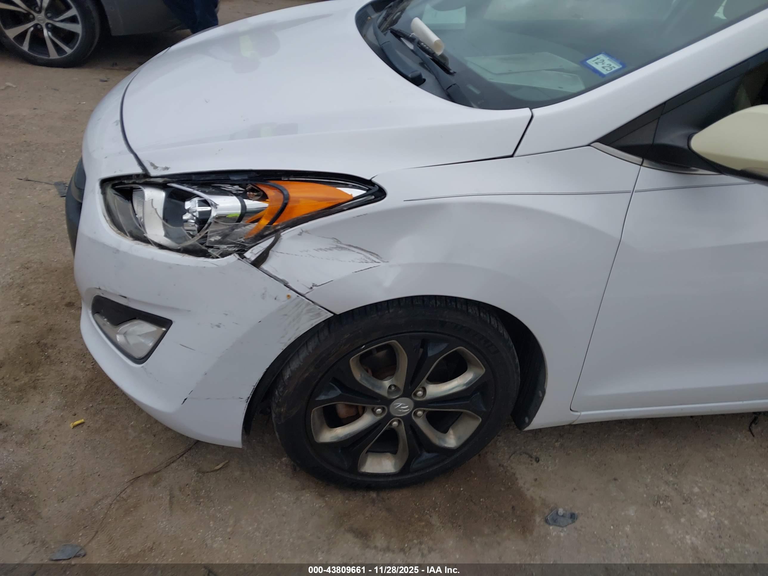 HYUNDAI ELANTRA image 6