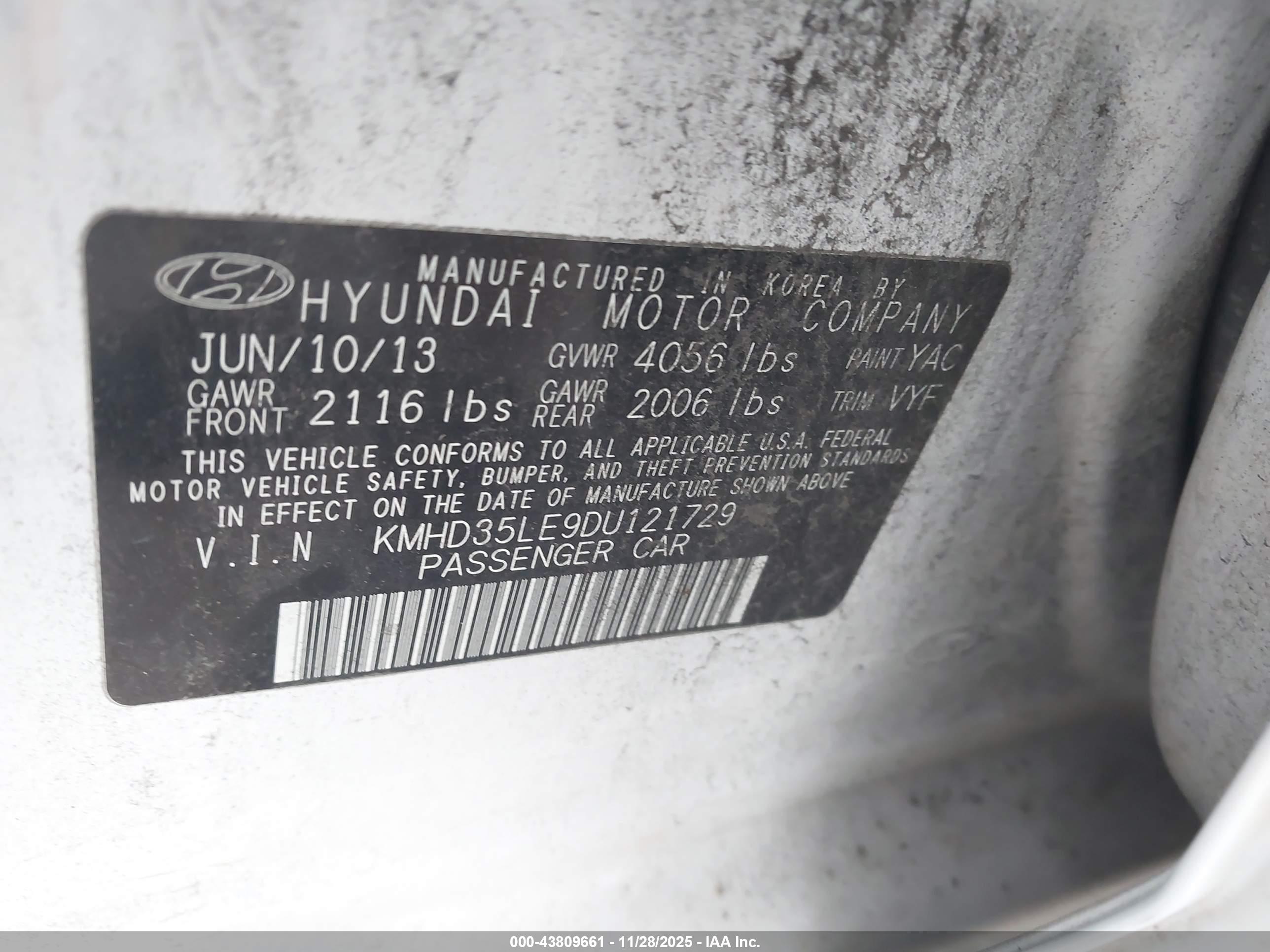 HYUNDAI ELANTRA image 9