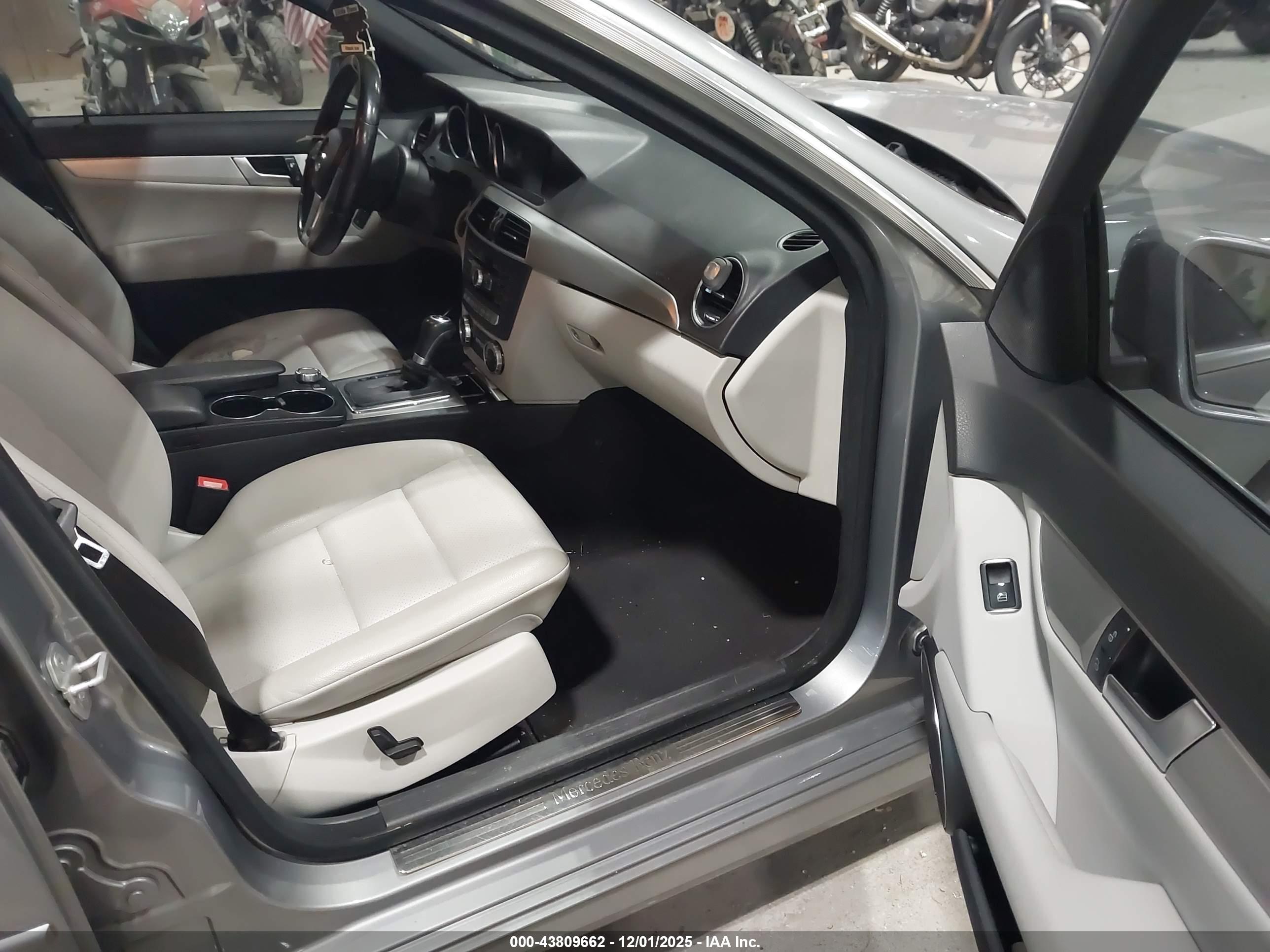 MERCEDES-BENZ C image 5