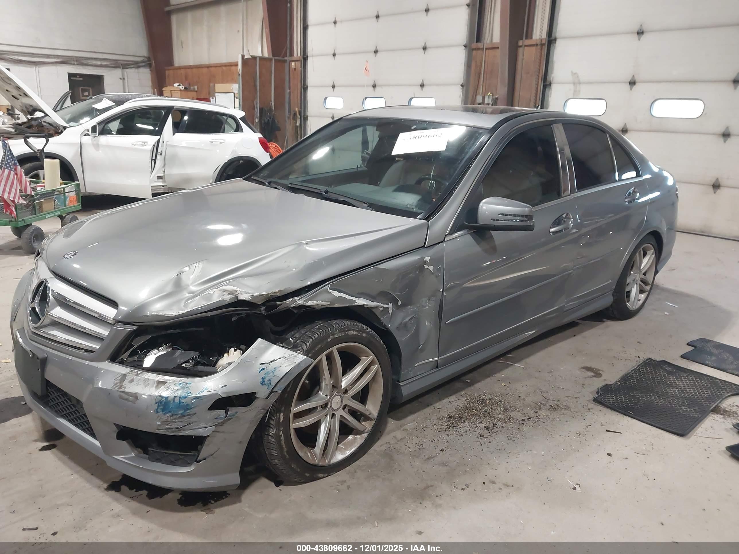 MERCEDES-BENZ C image 6