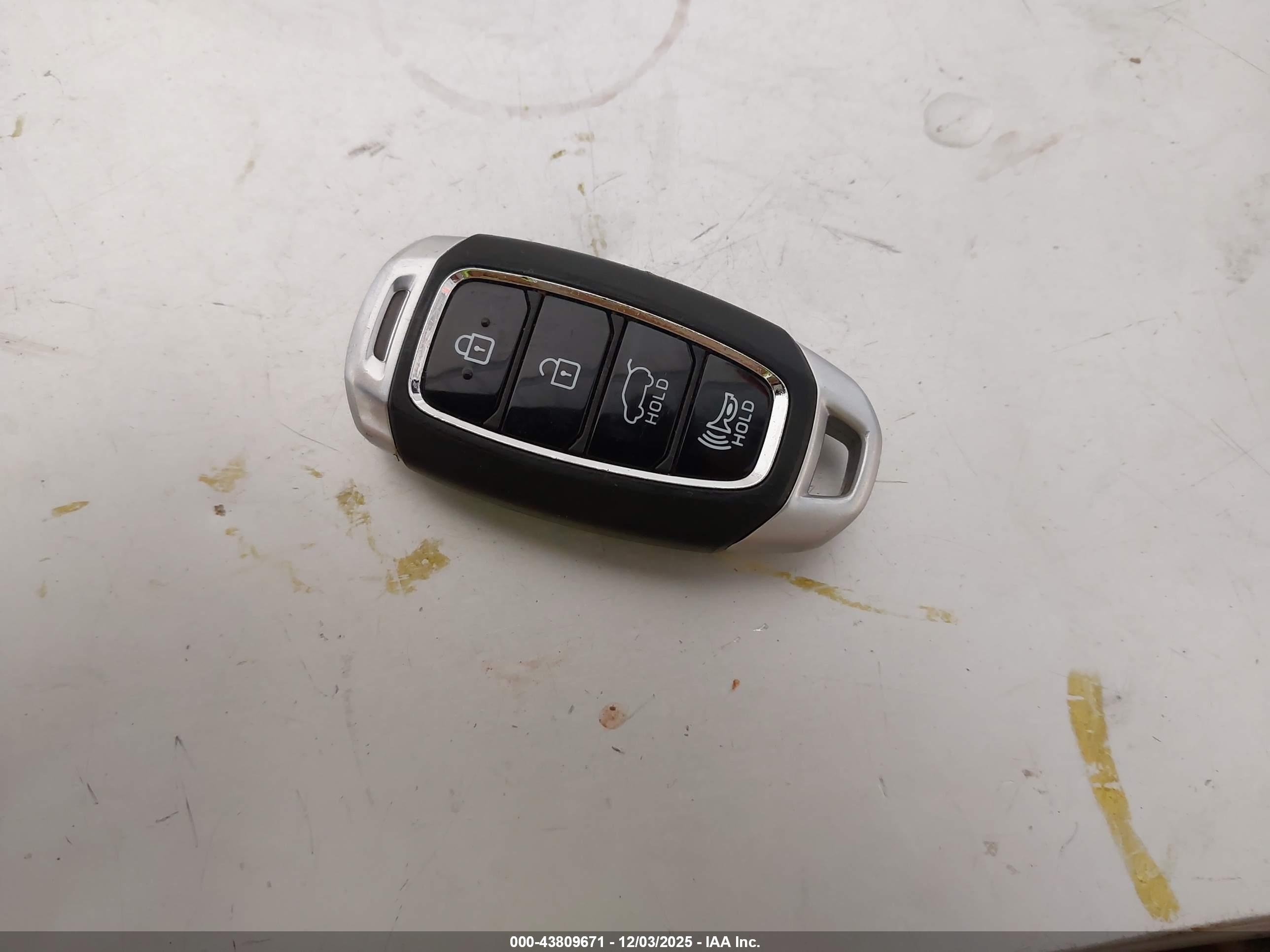 HYUNDAI KONA image 11