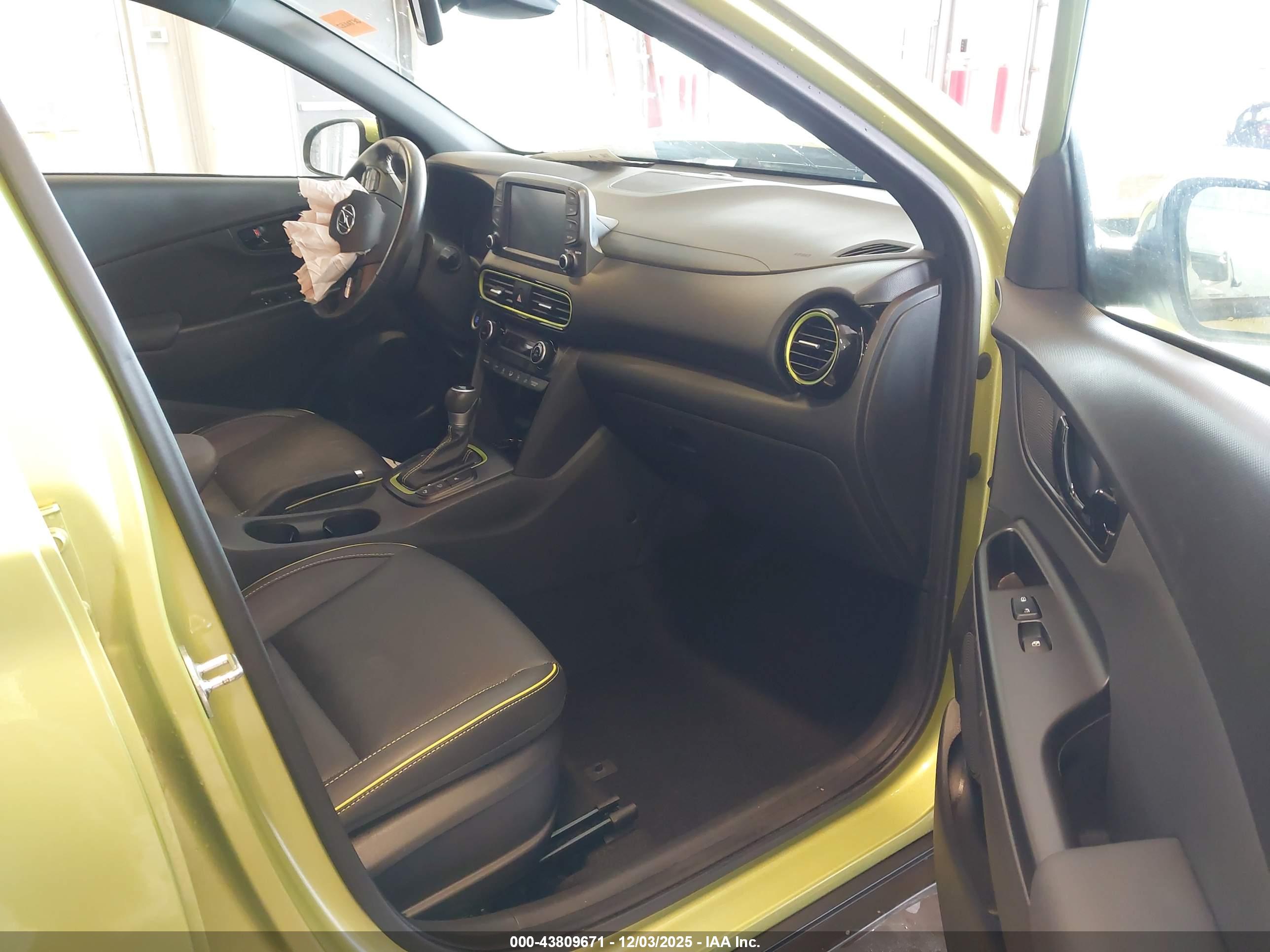 HYUNDAI KONA image 5
