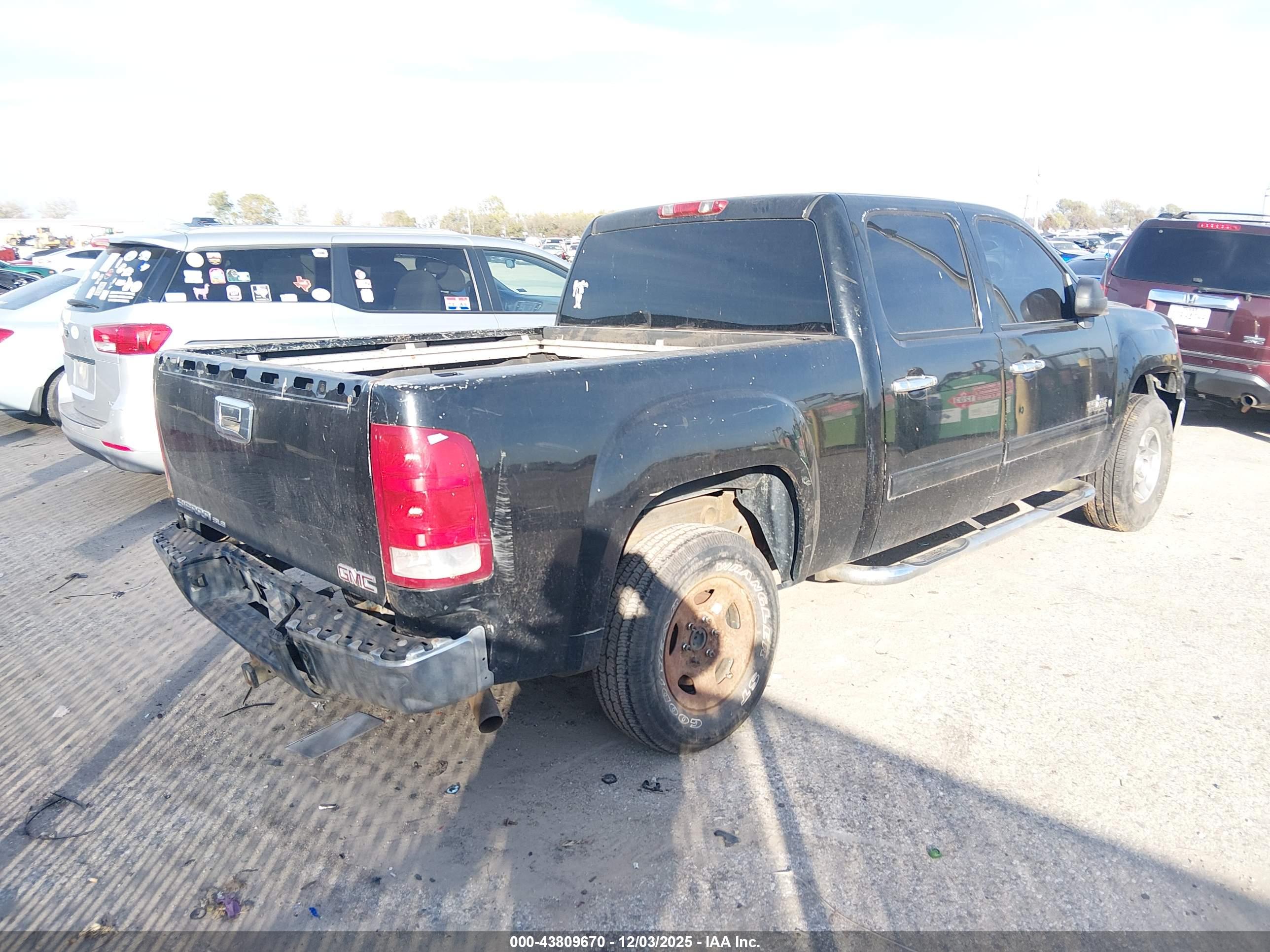 GMC SIERRA image 4