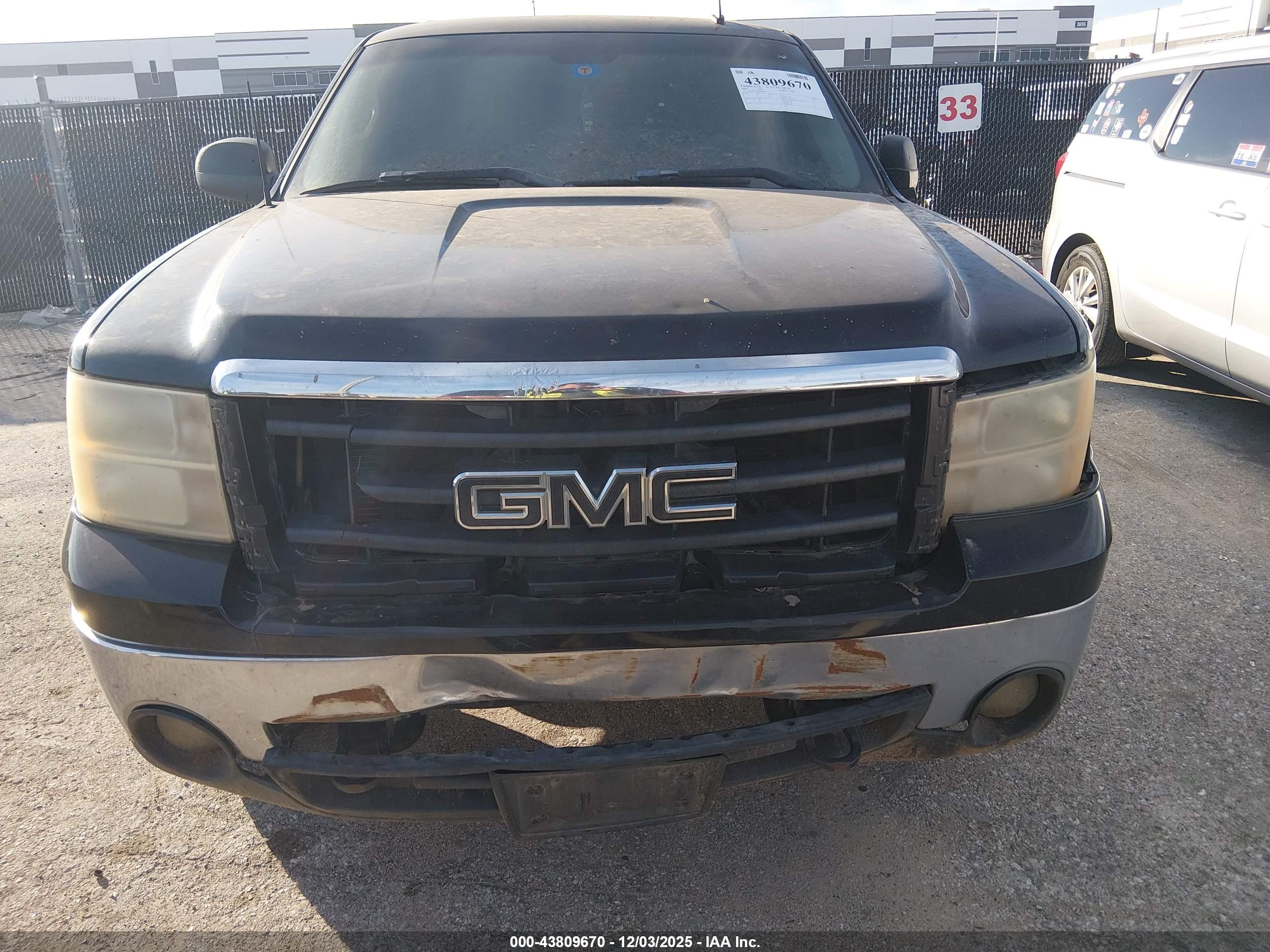 GMC SIERRA image 6