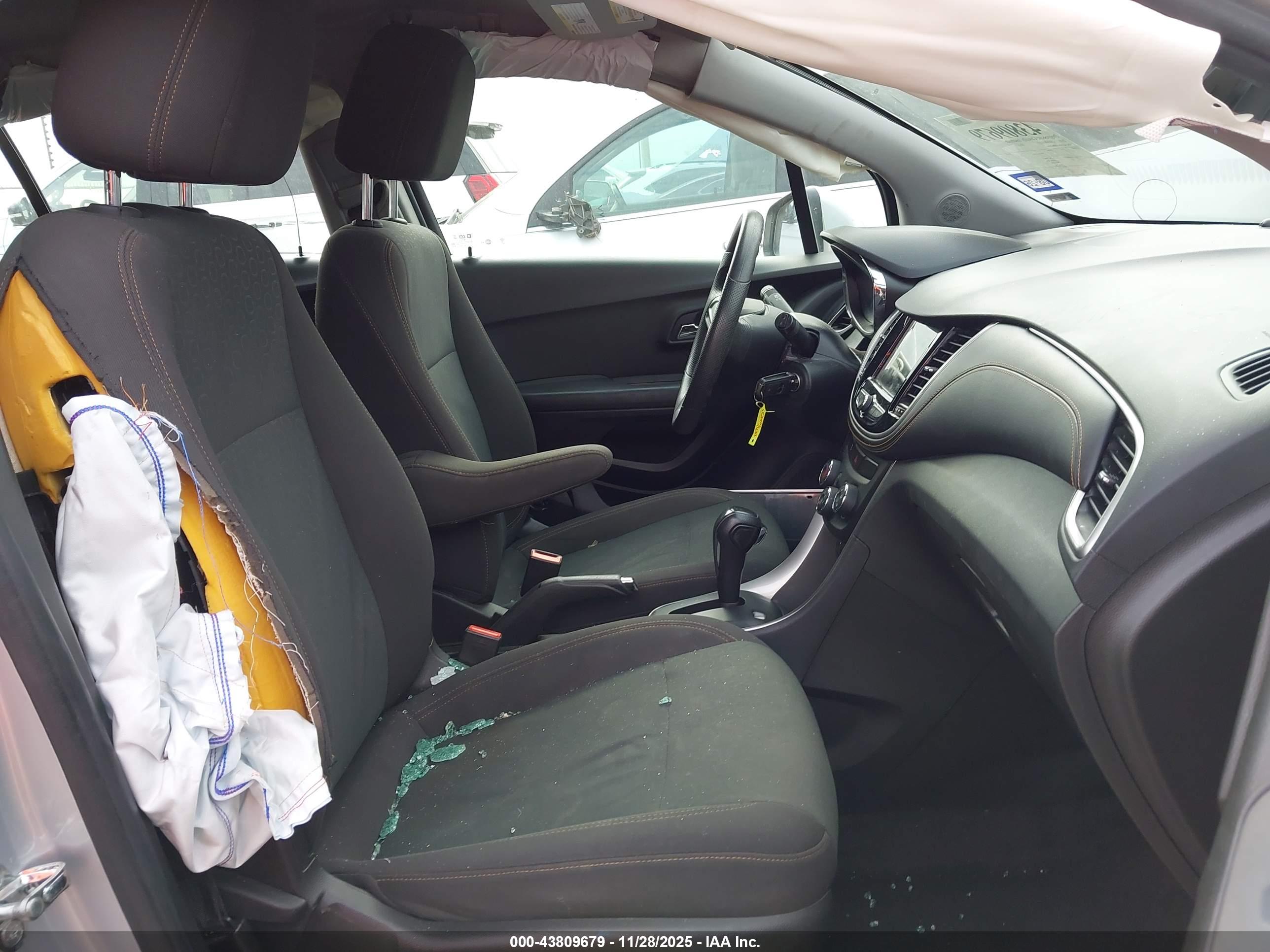 CHEVROLET TRAX image 5