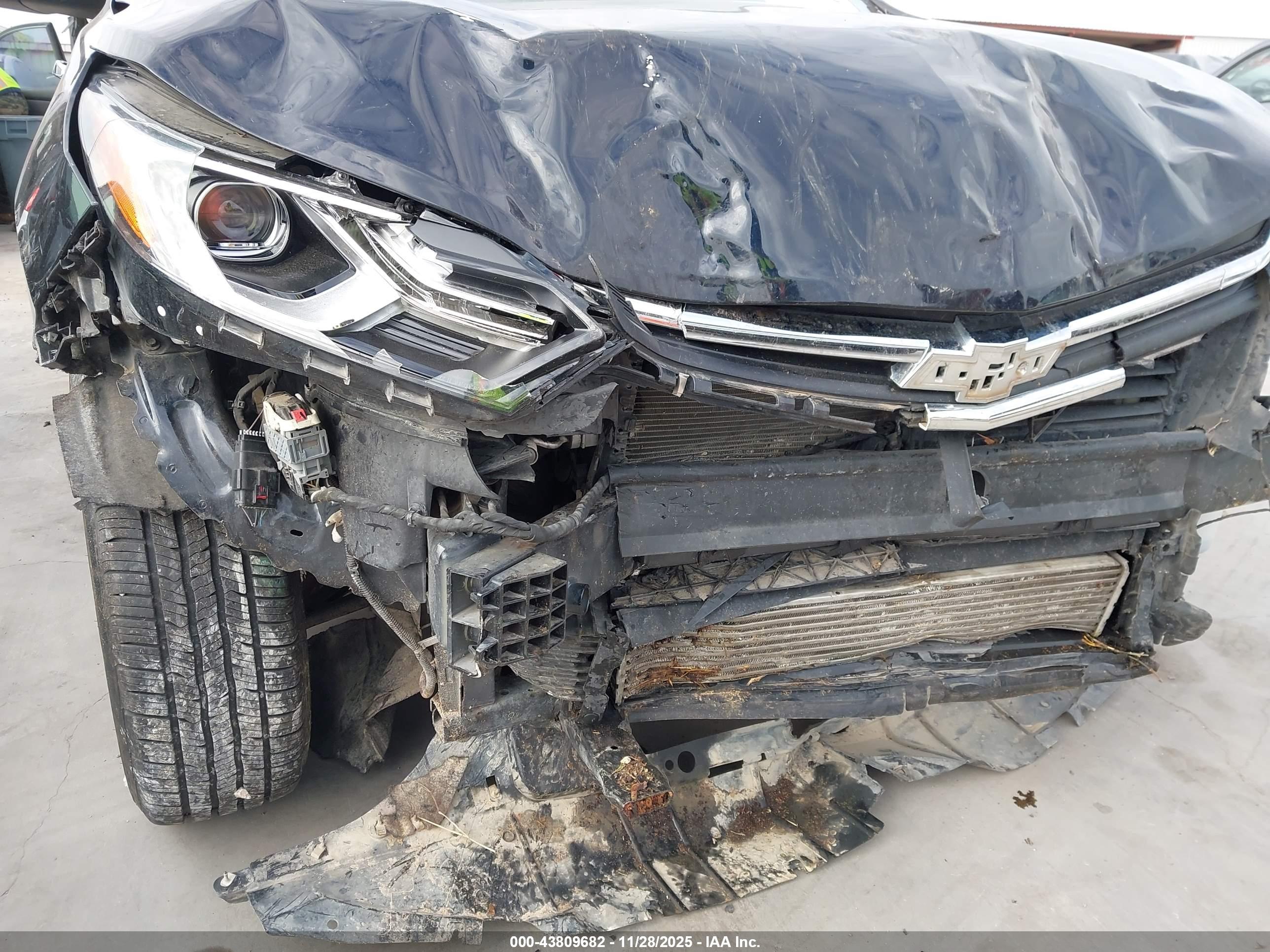 CHEVROLET EQUINOX image 6