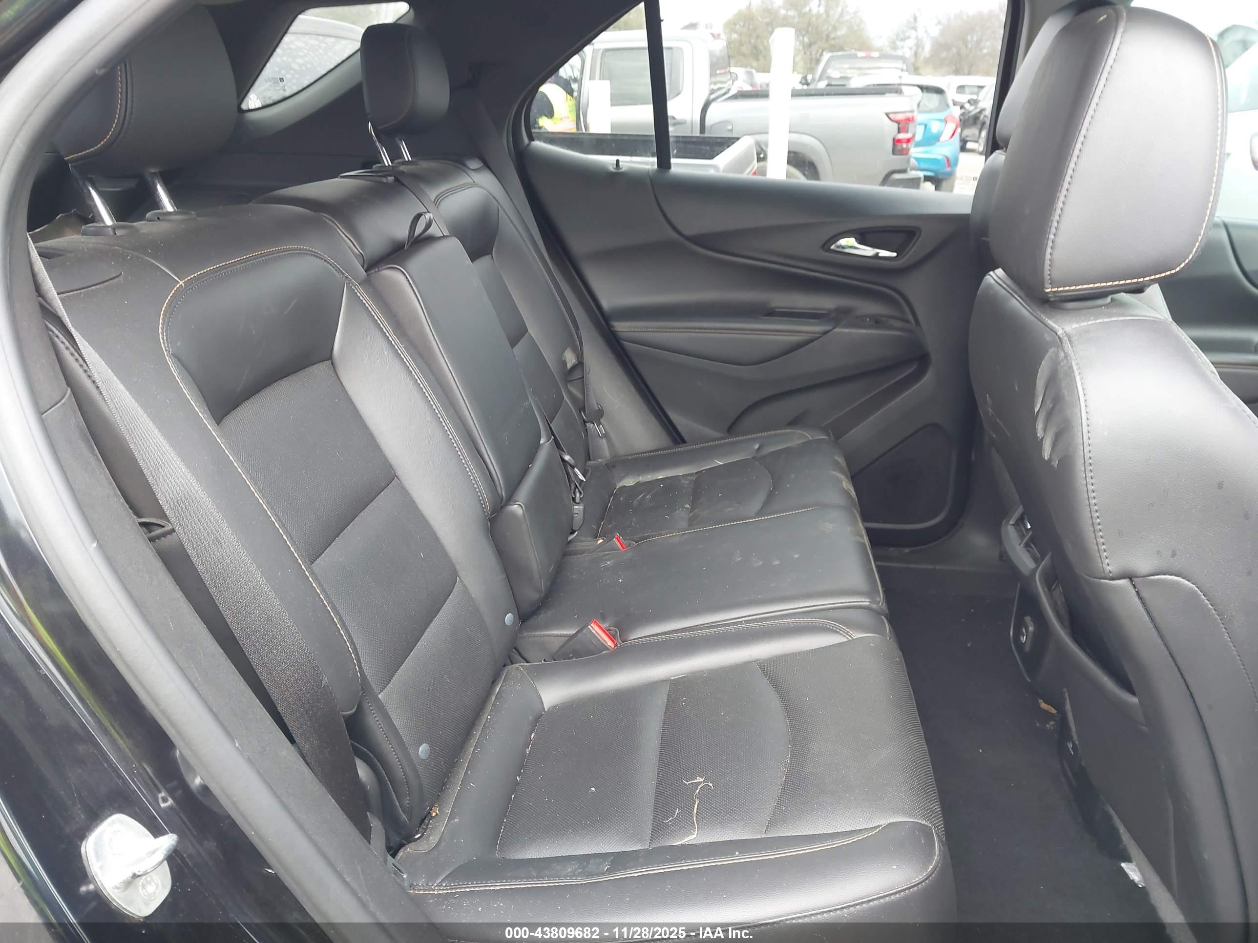 CHEVROLET EQUINOX image 8