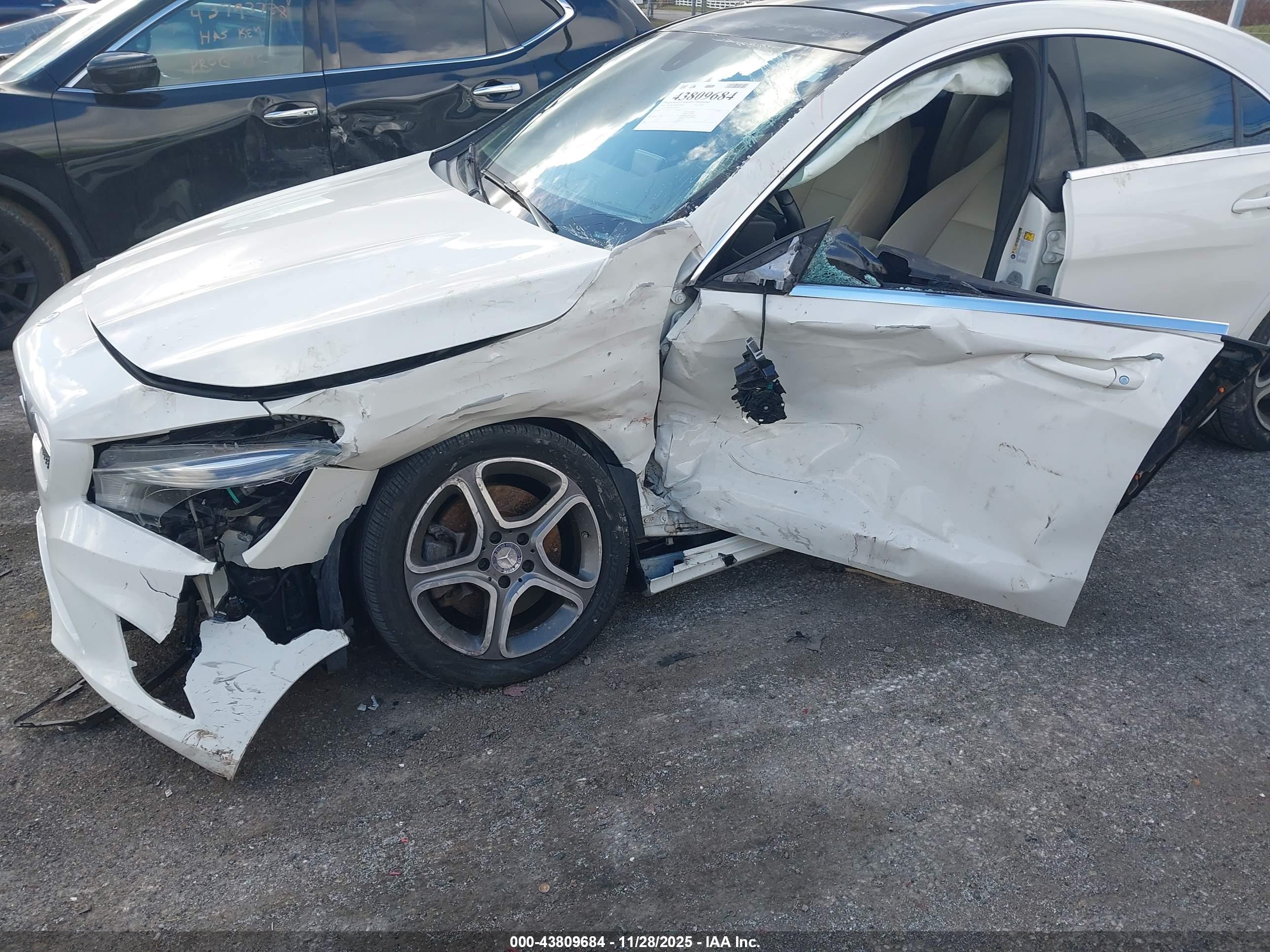 MERCEDES-BENZ CLA image 6