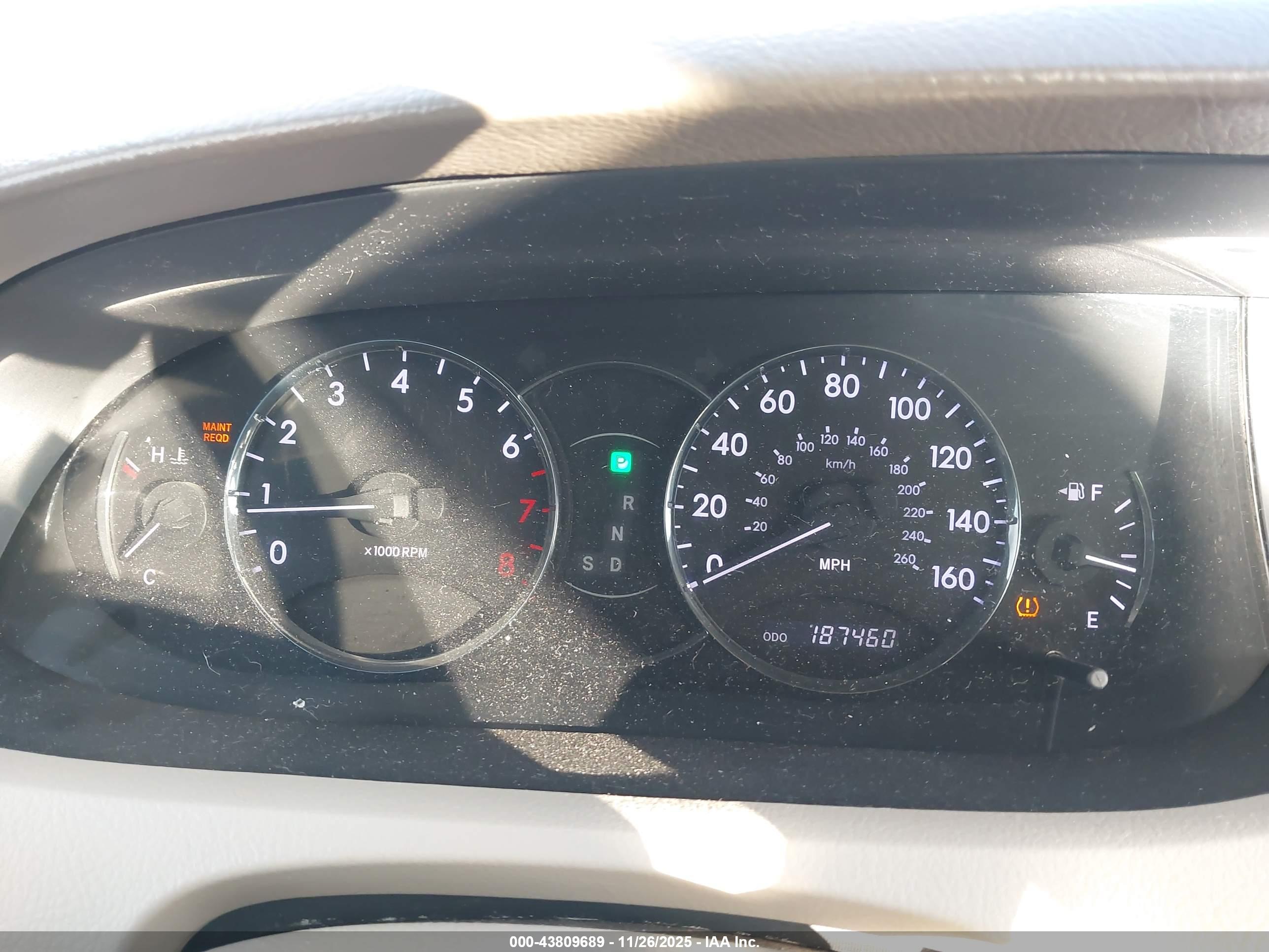 TOYOTA AVALON image 7