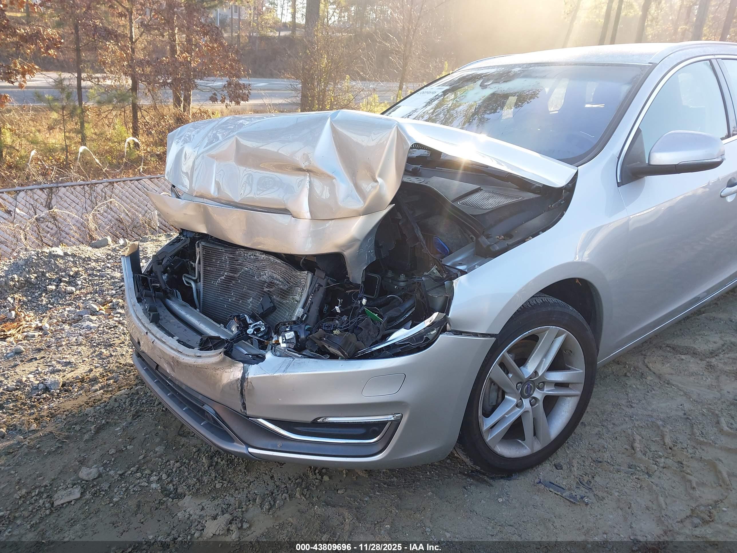 VOLVO V60 image 6