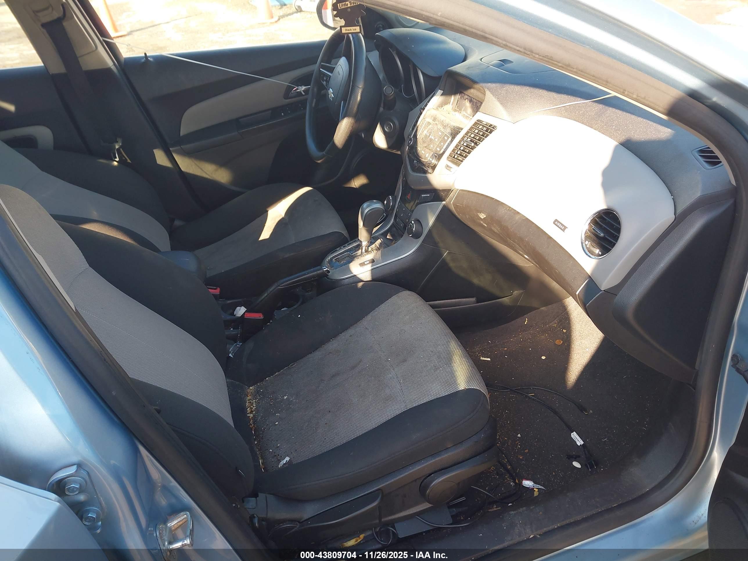 CHEVROLET CRUZE image 5