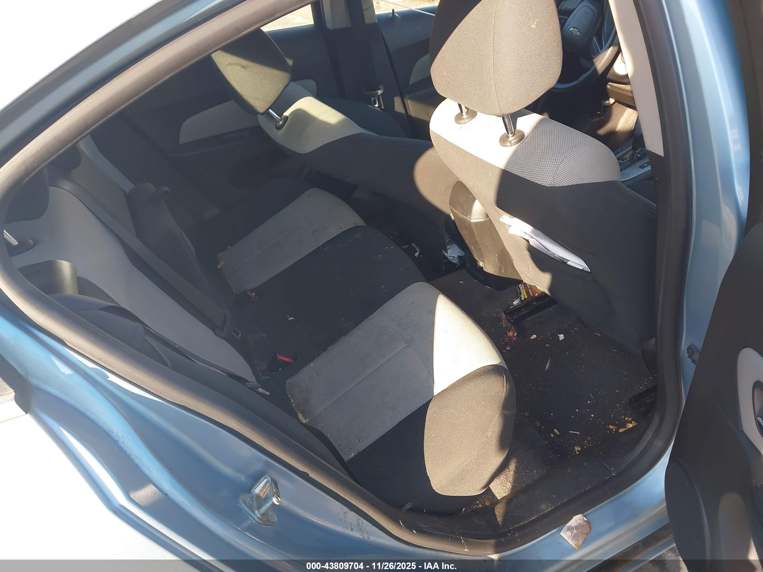 CHEVROLET CRUZE image 8