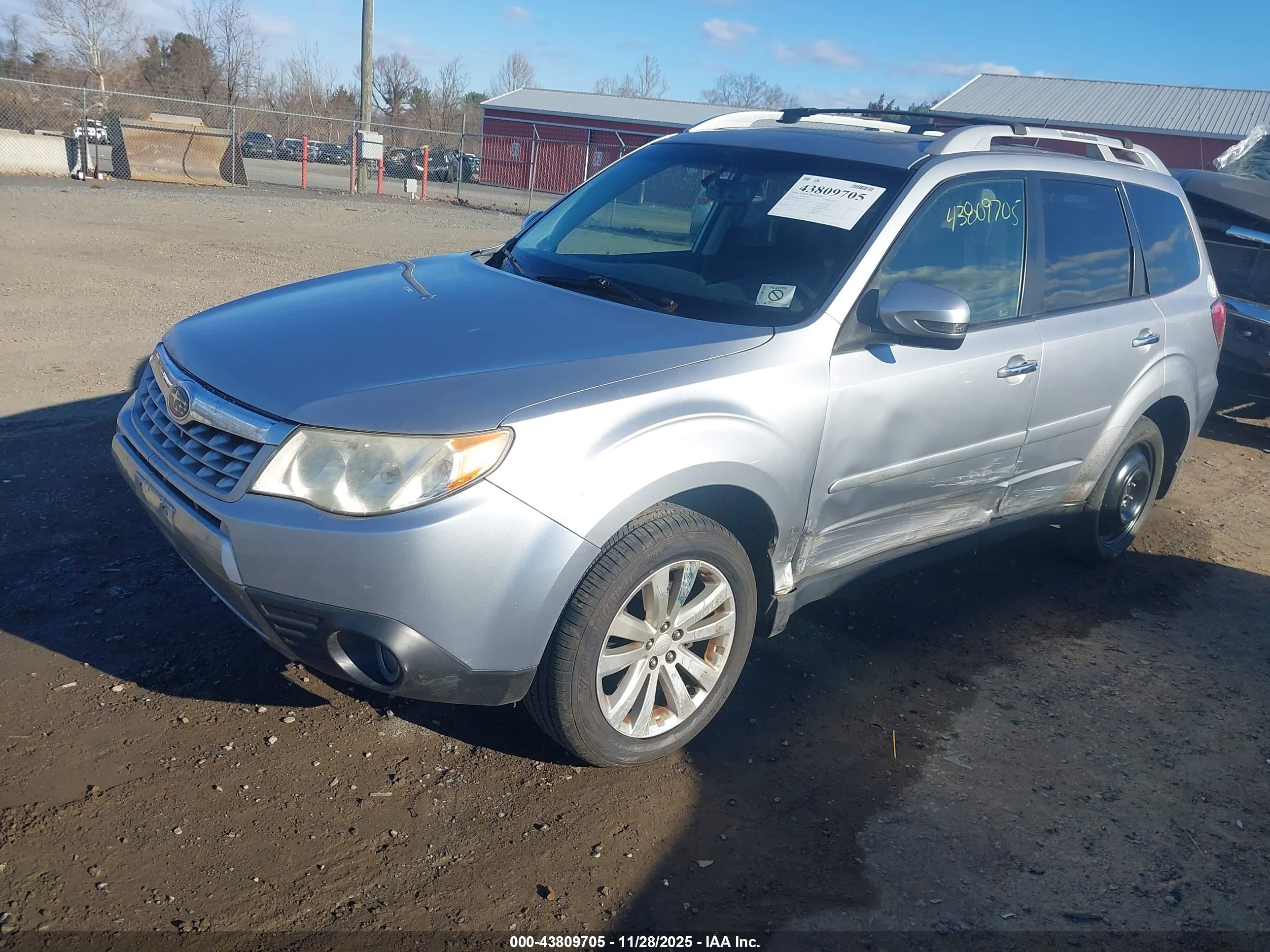 SUBARU FORESTER image 2