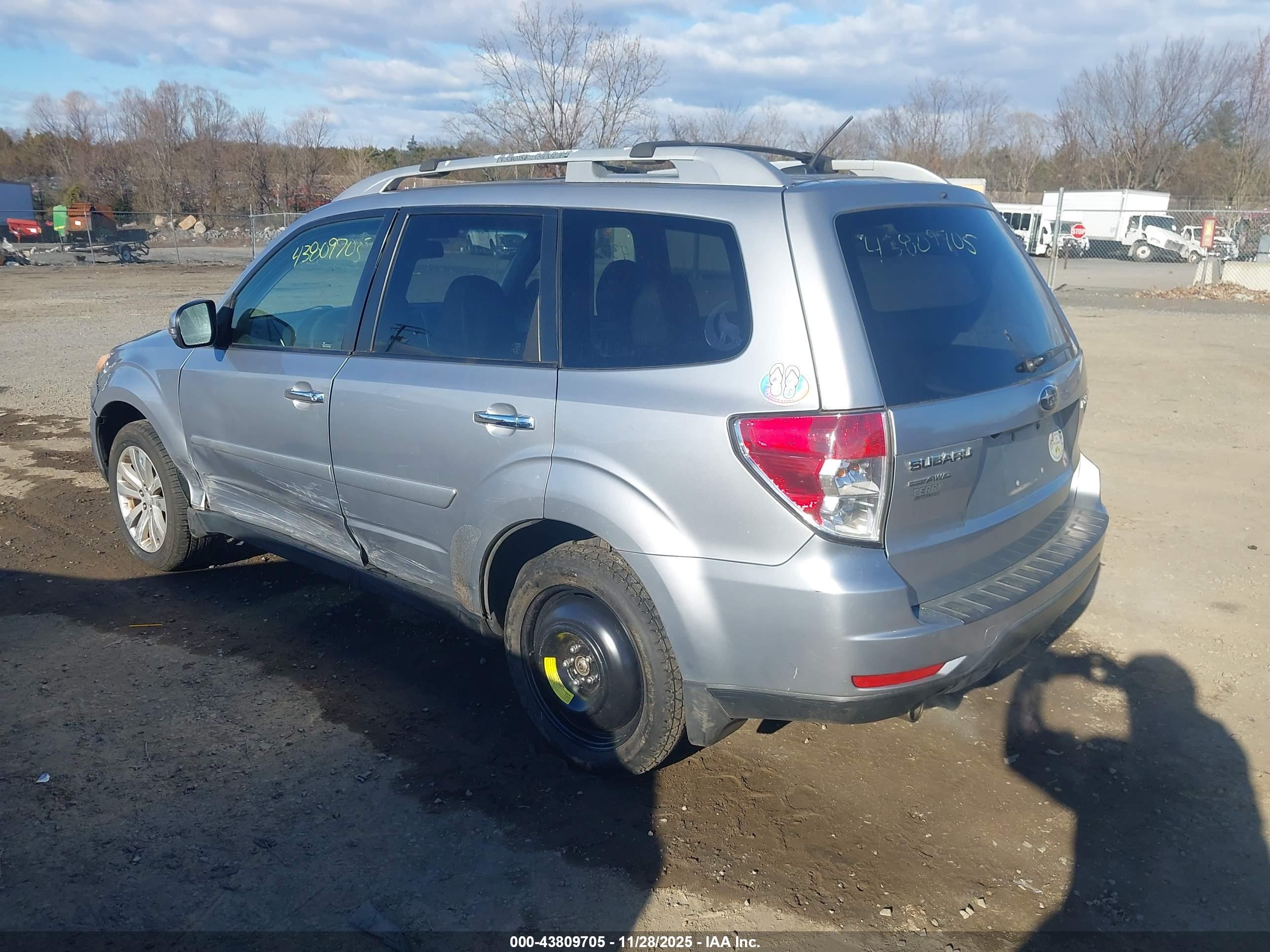 SUBARU FORESTER image 3