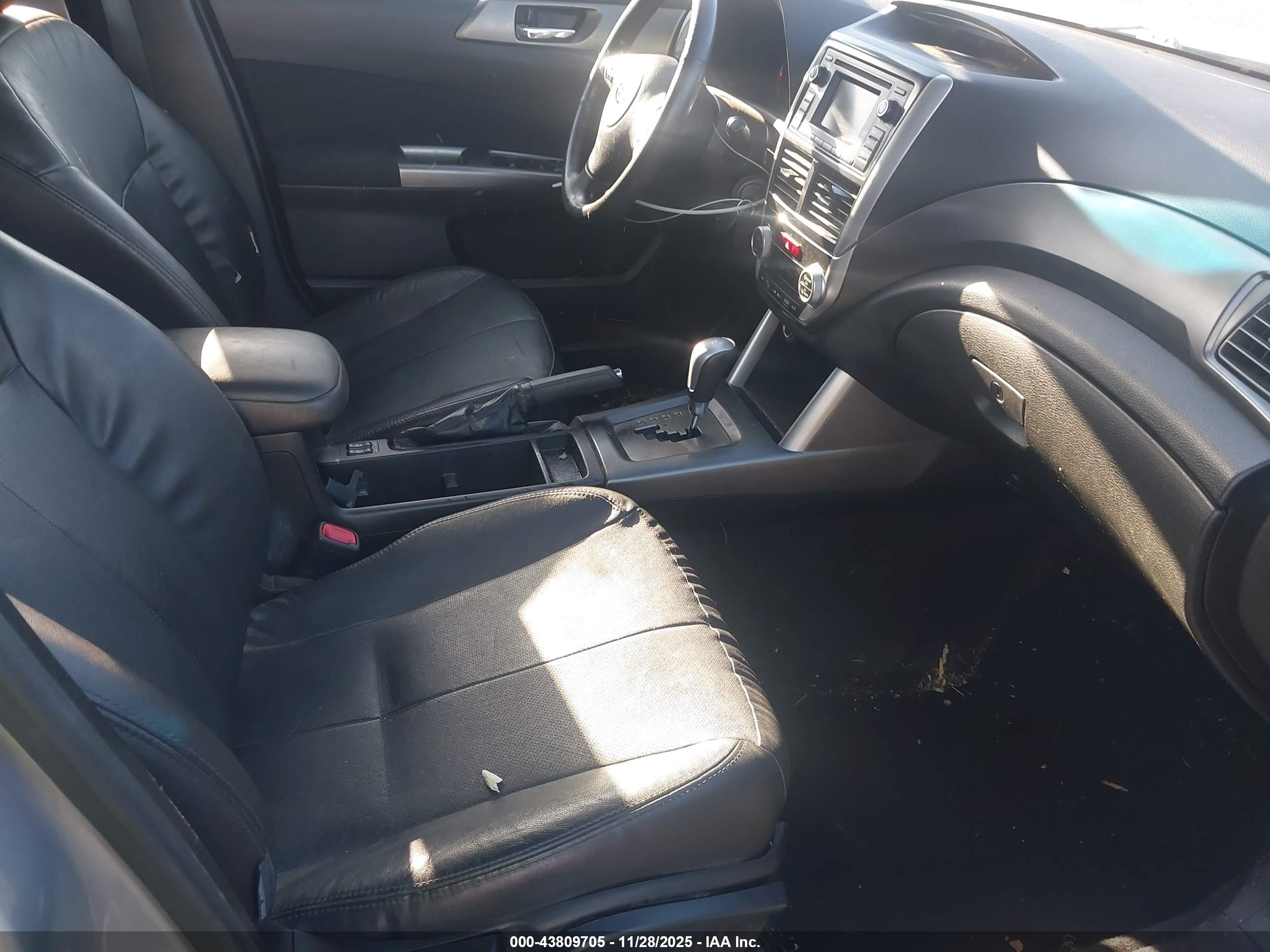 SUBARU FORESTER image 5