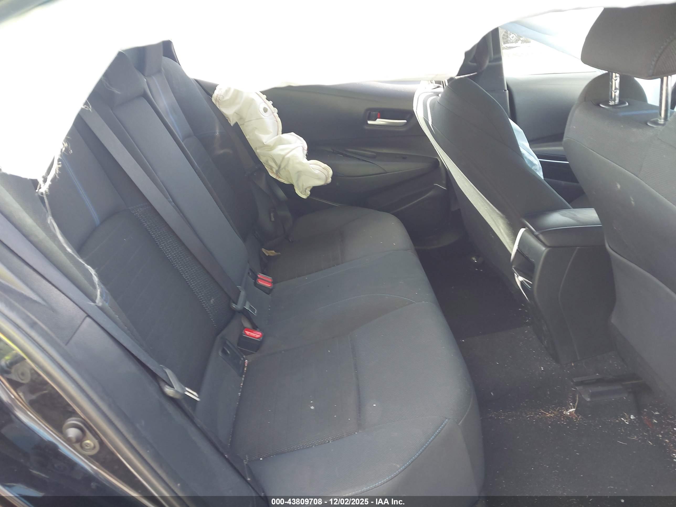 TOYOTA COROLLA image 8
