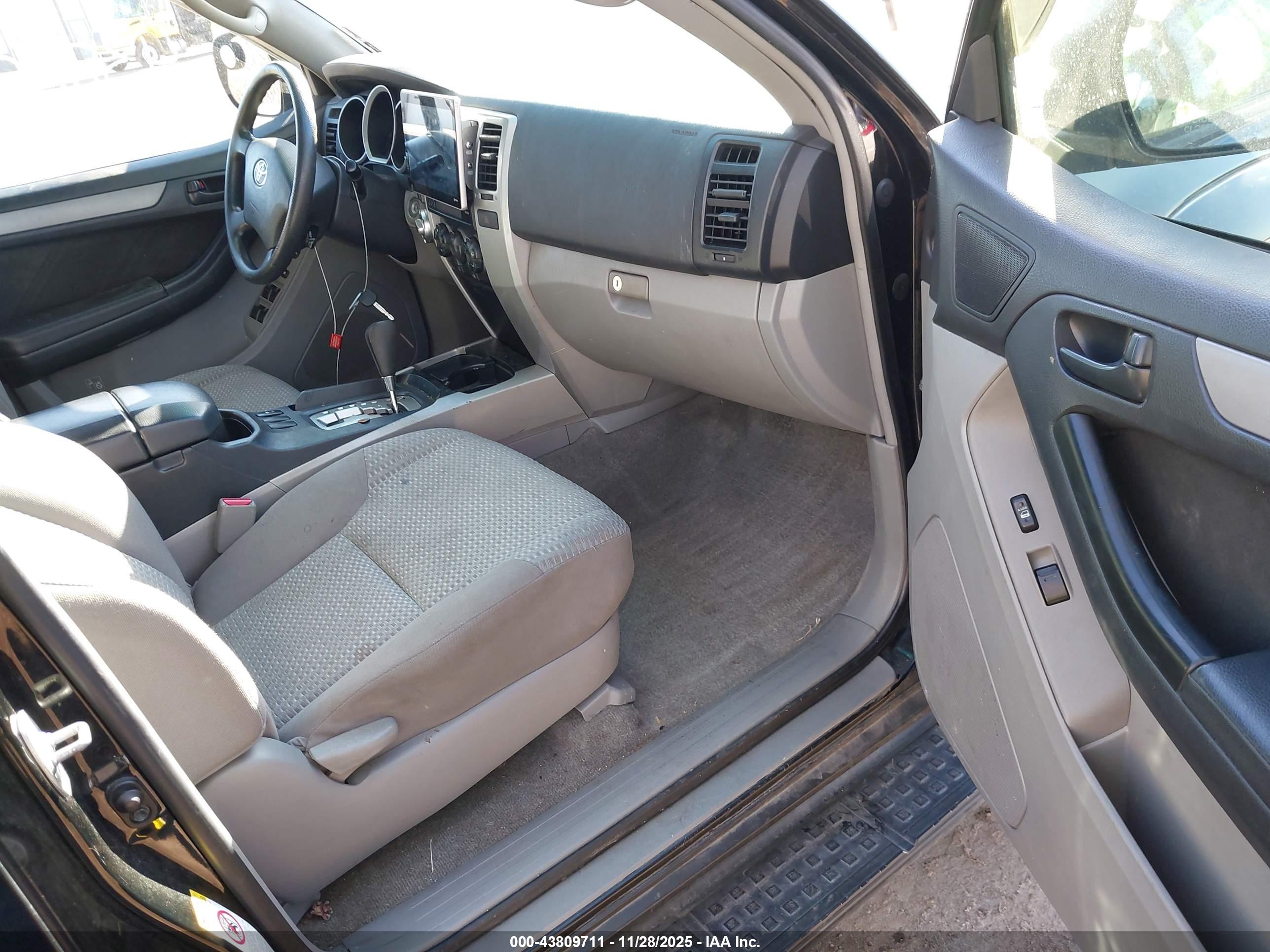 TOYOTA 4RUNNER image 5