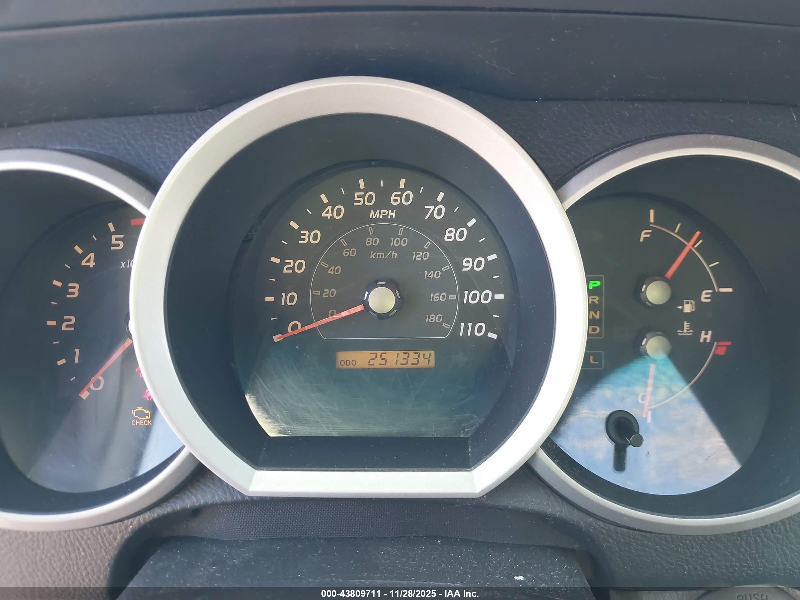 TOYOTA 4RUNNER image 7