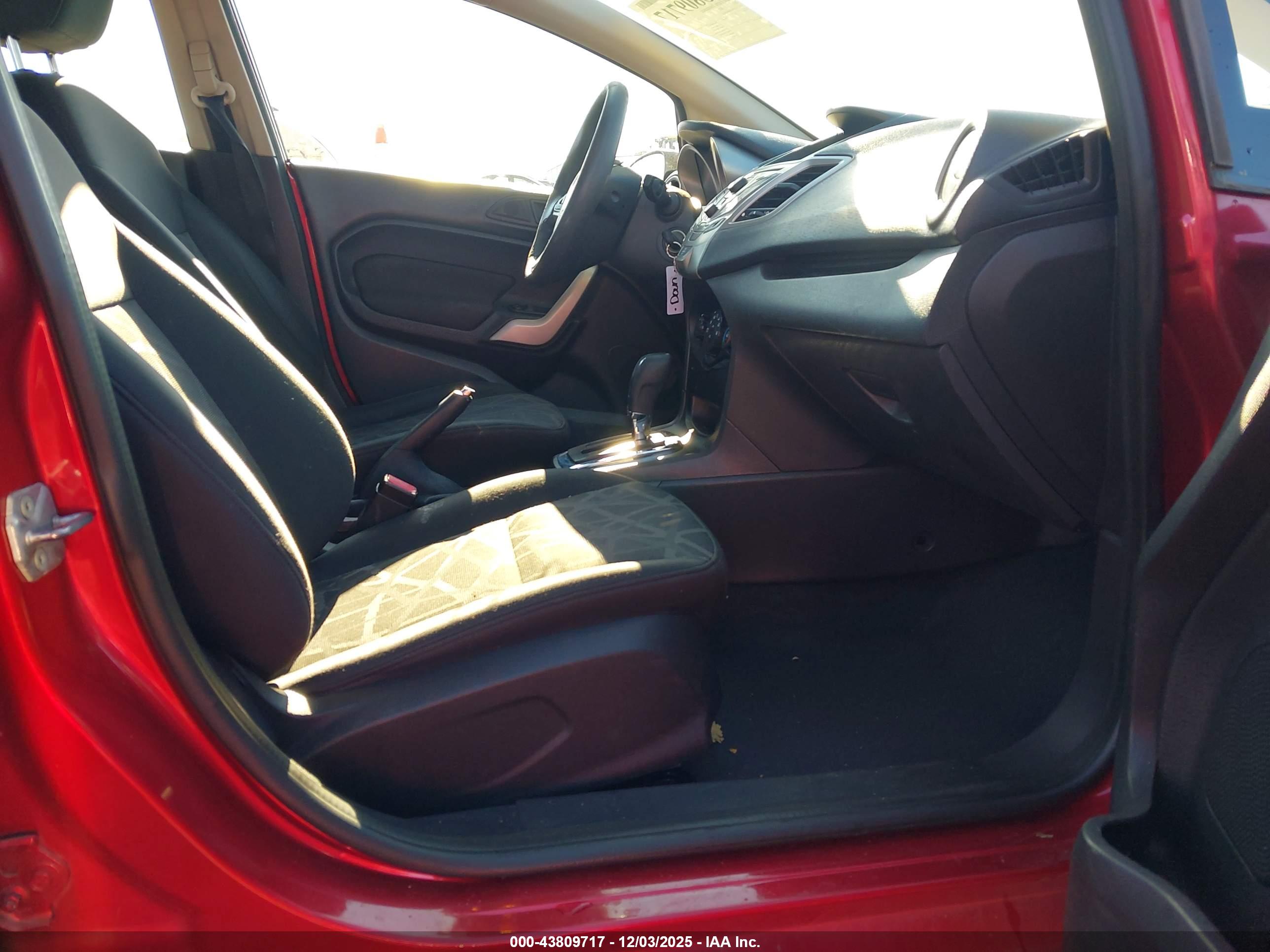 FORD FIESTA image 5