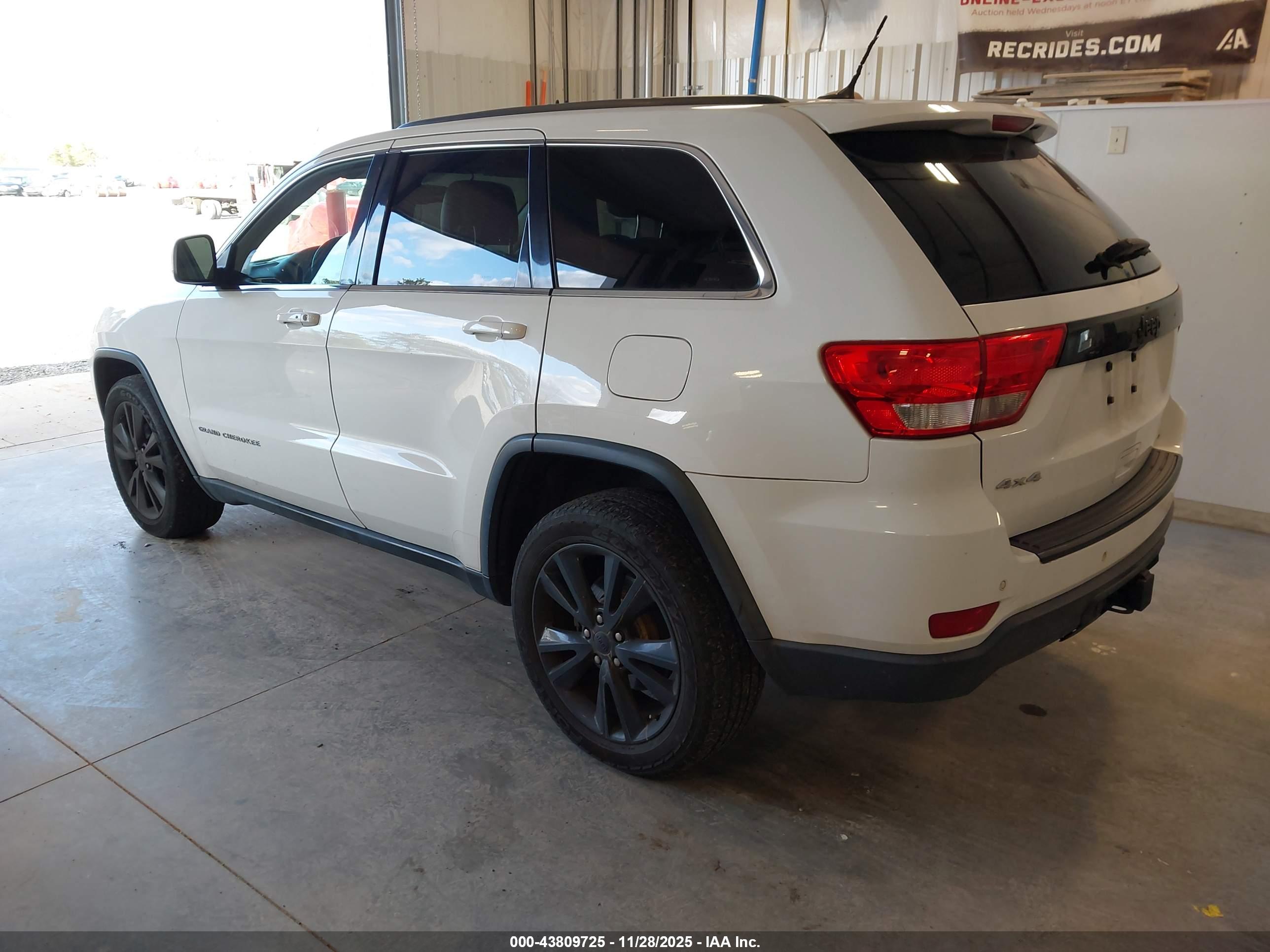 JEEP GRAND image 3