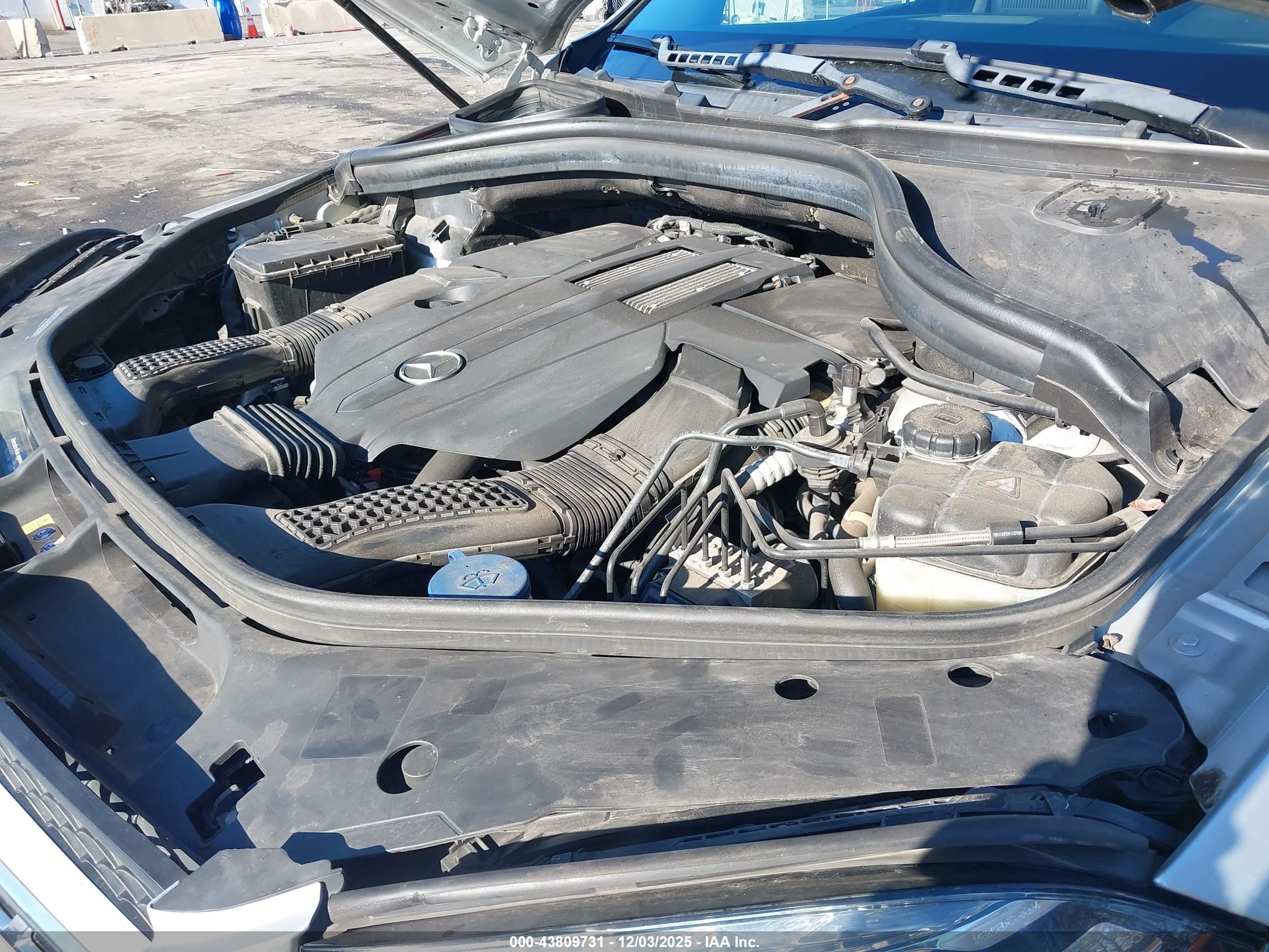 MERCEDES-BENZ GLS image 10