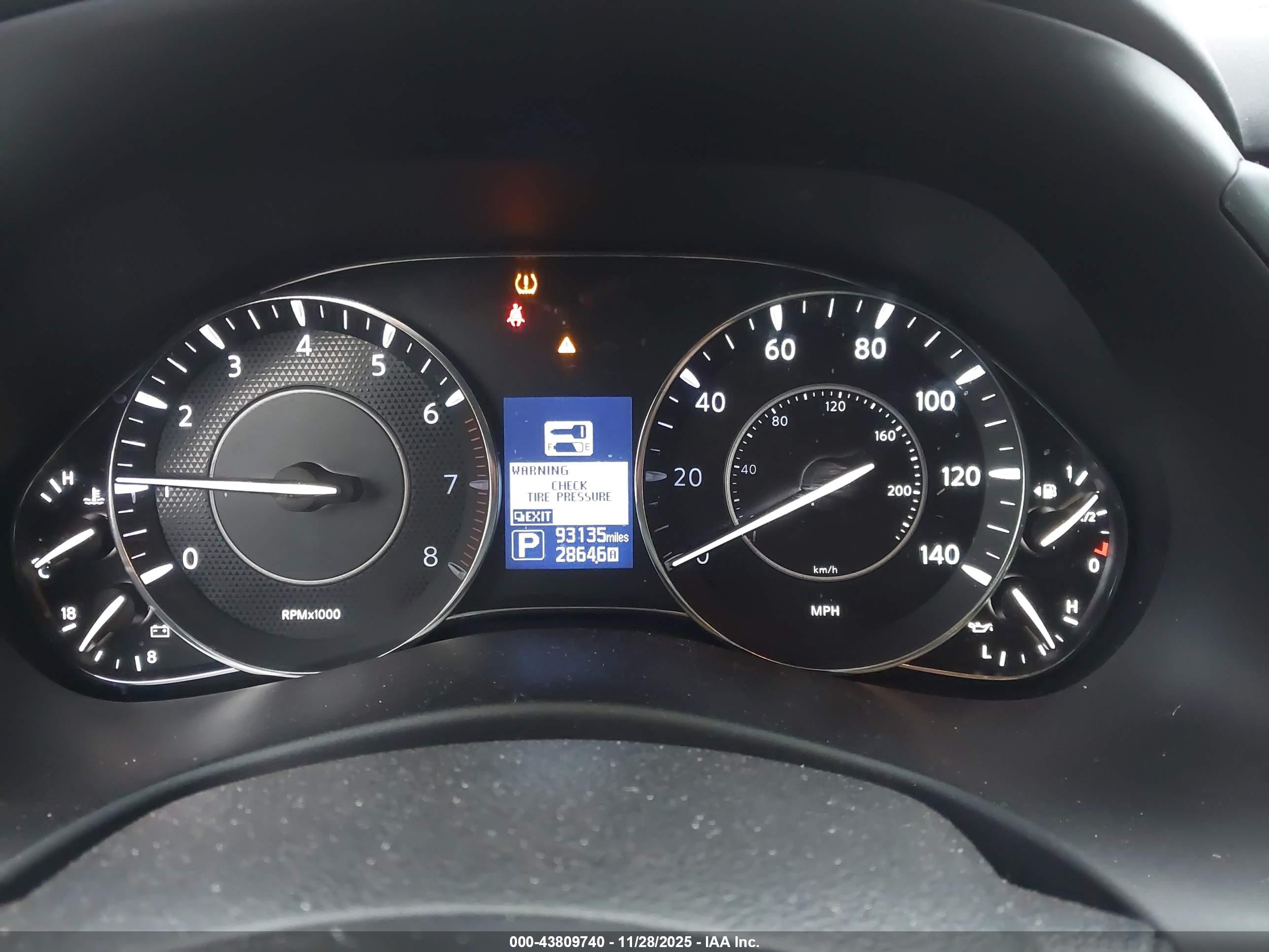 NISSAN ARMADA image 7