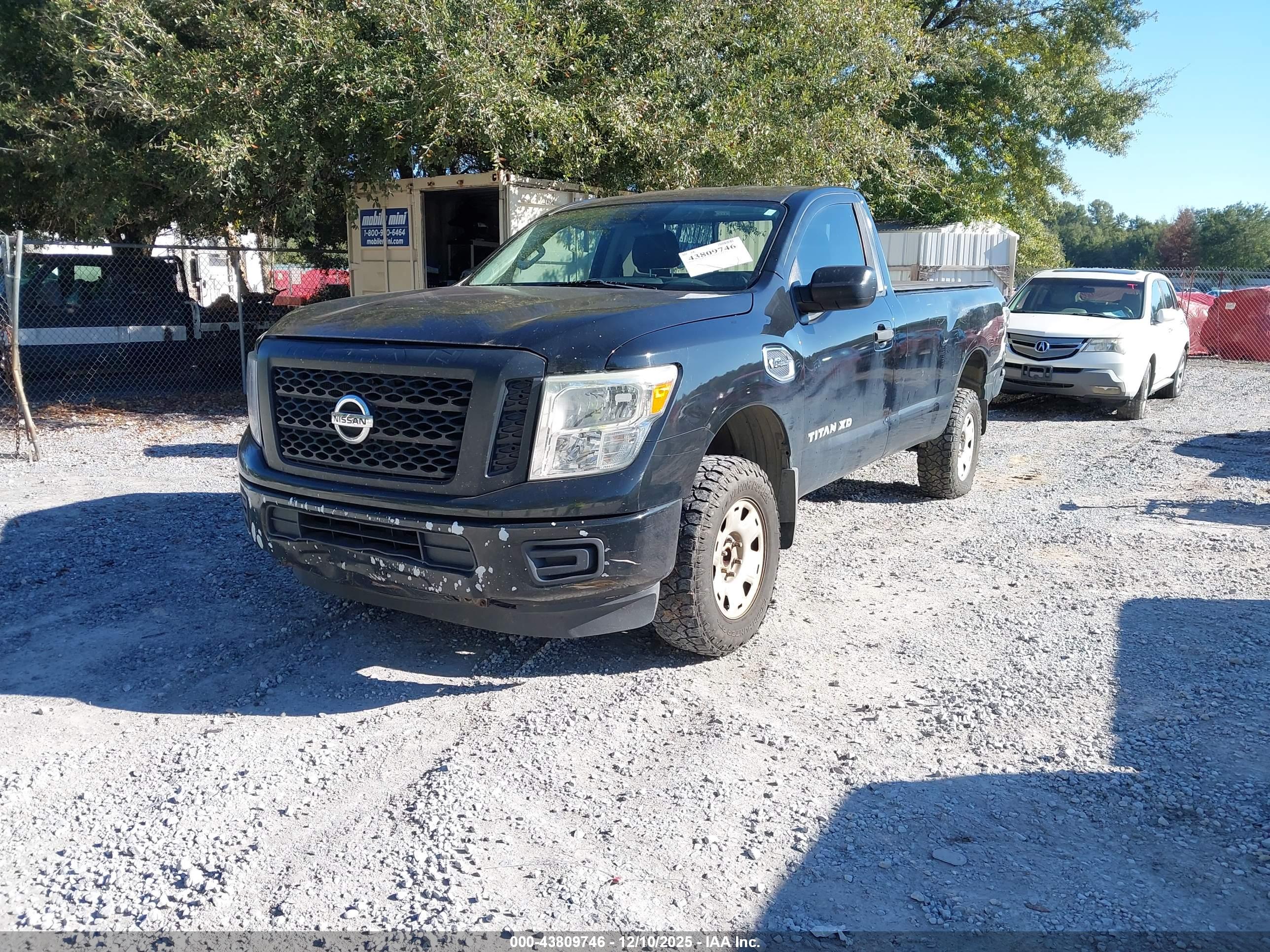 NISSAN TITAN image 2