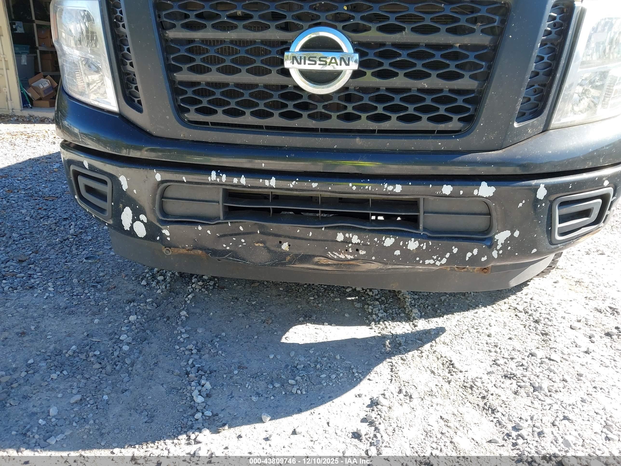 NISSAN TITAN image 6