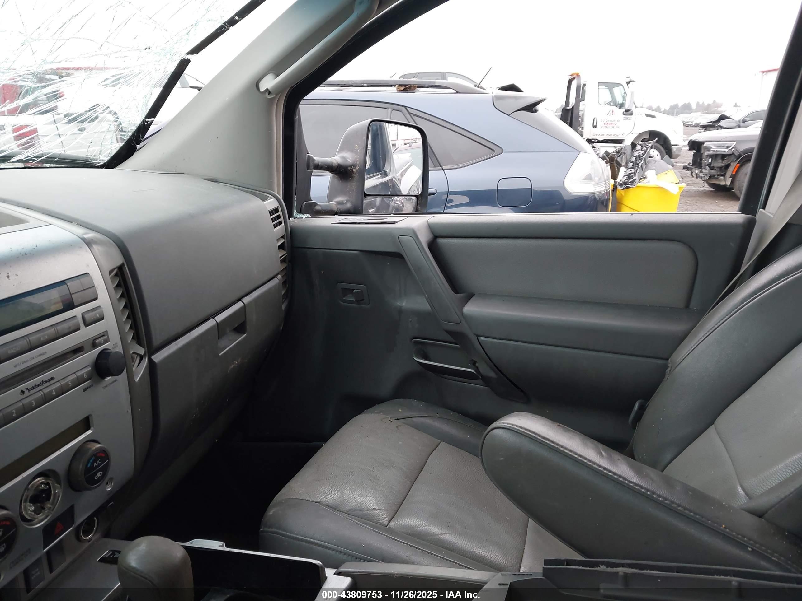 NISSAN TITAN image 5
