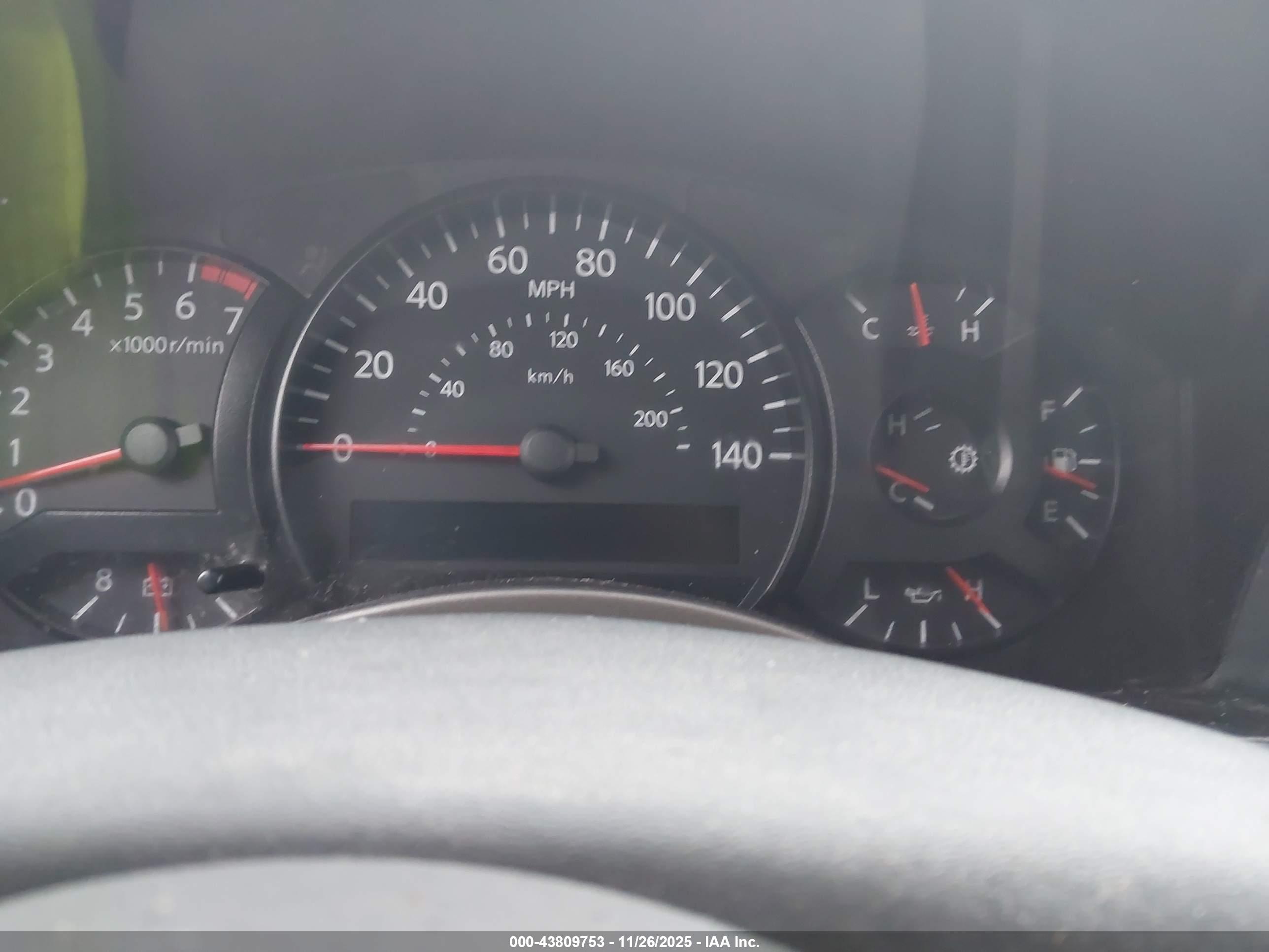 NISSAN TITAN image 7