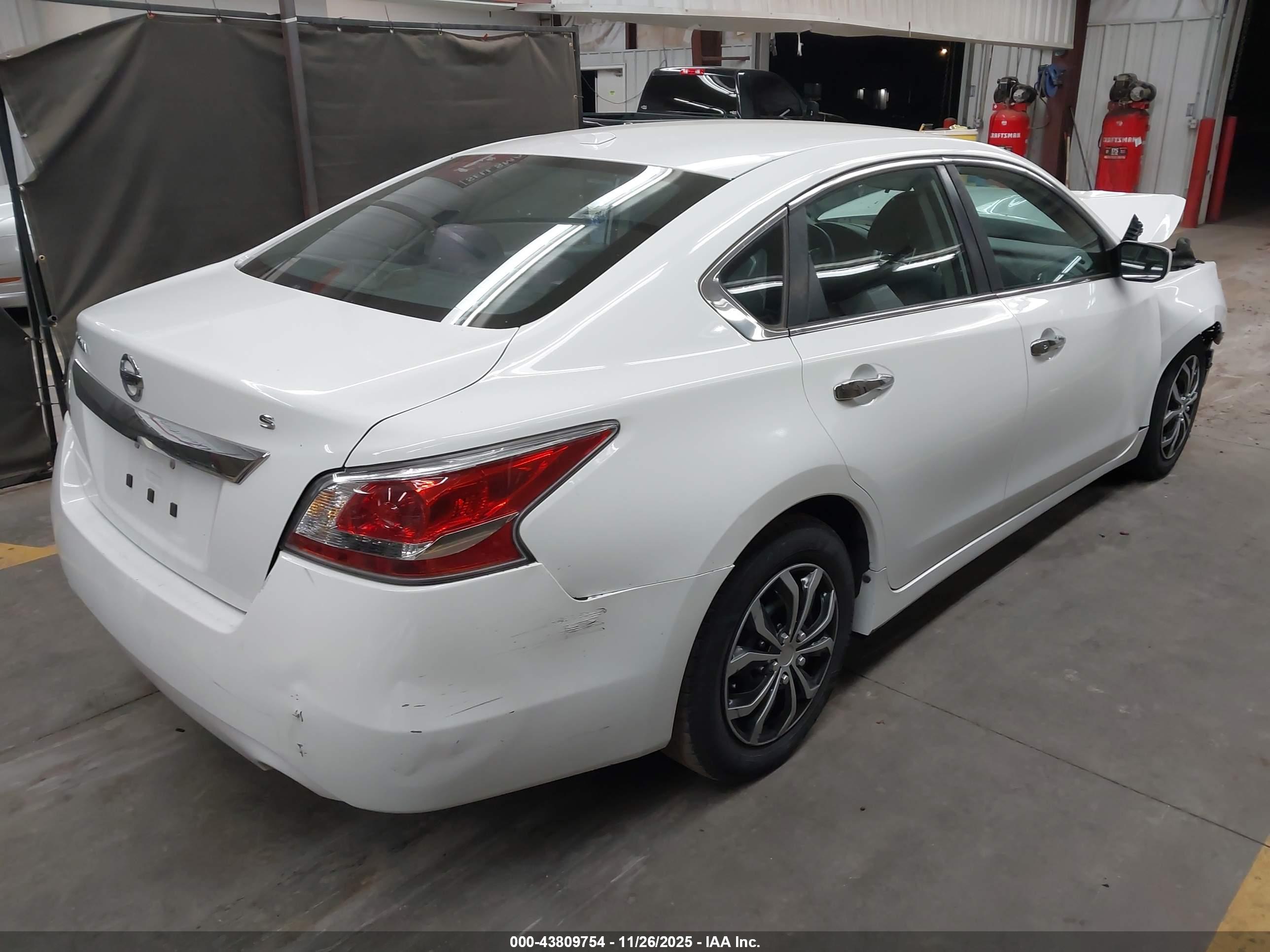 NISSAN ALTIMA image 4