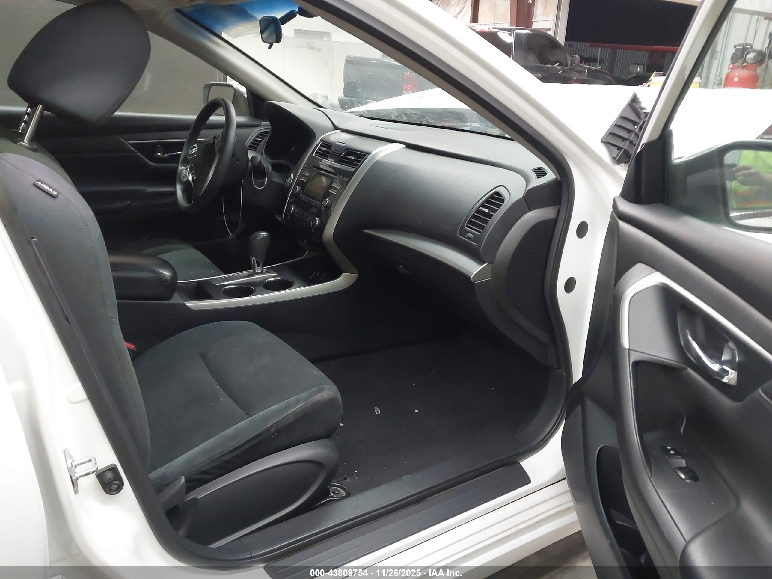 NISSAN ALTIMA image 5