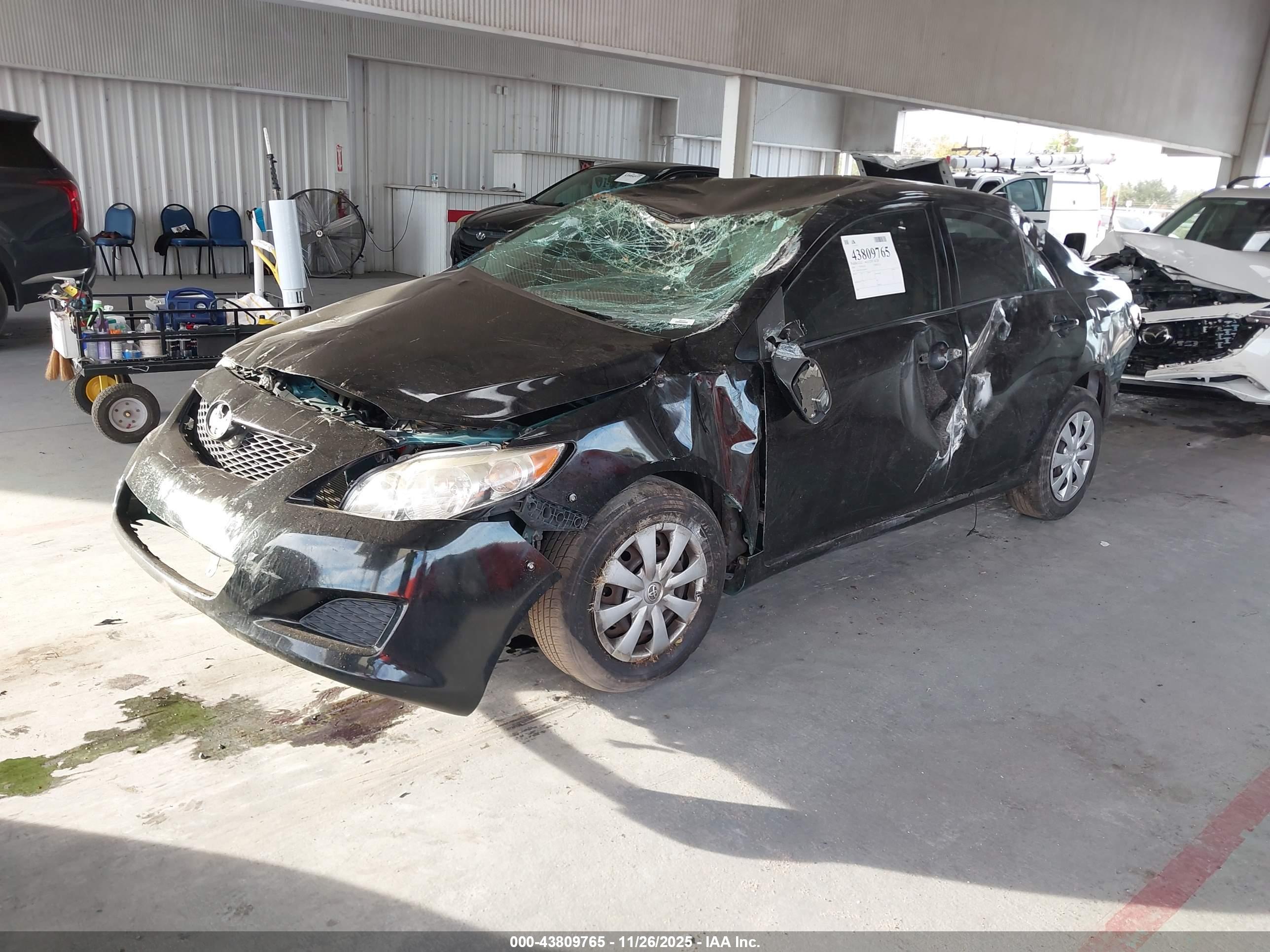 TOYOTA COROLLA image 2