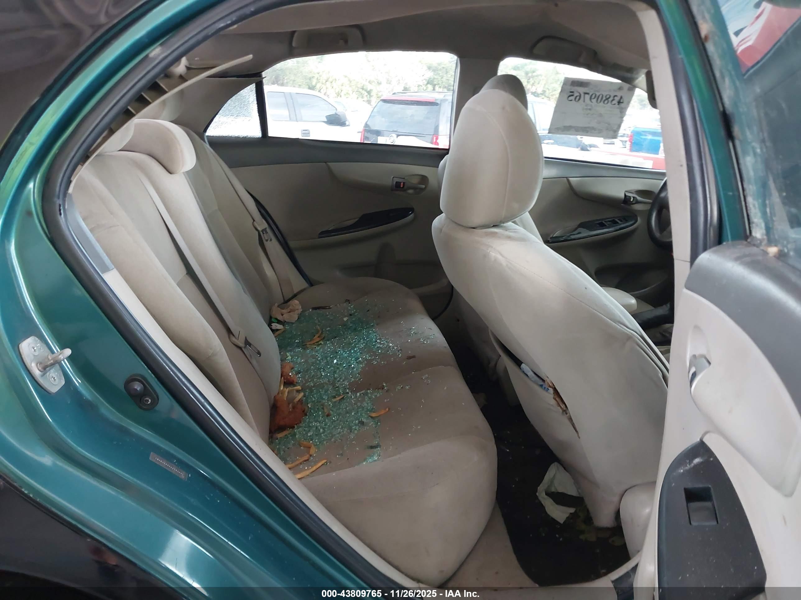TOYOTA COROLLA image 8
