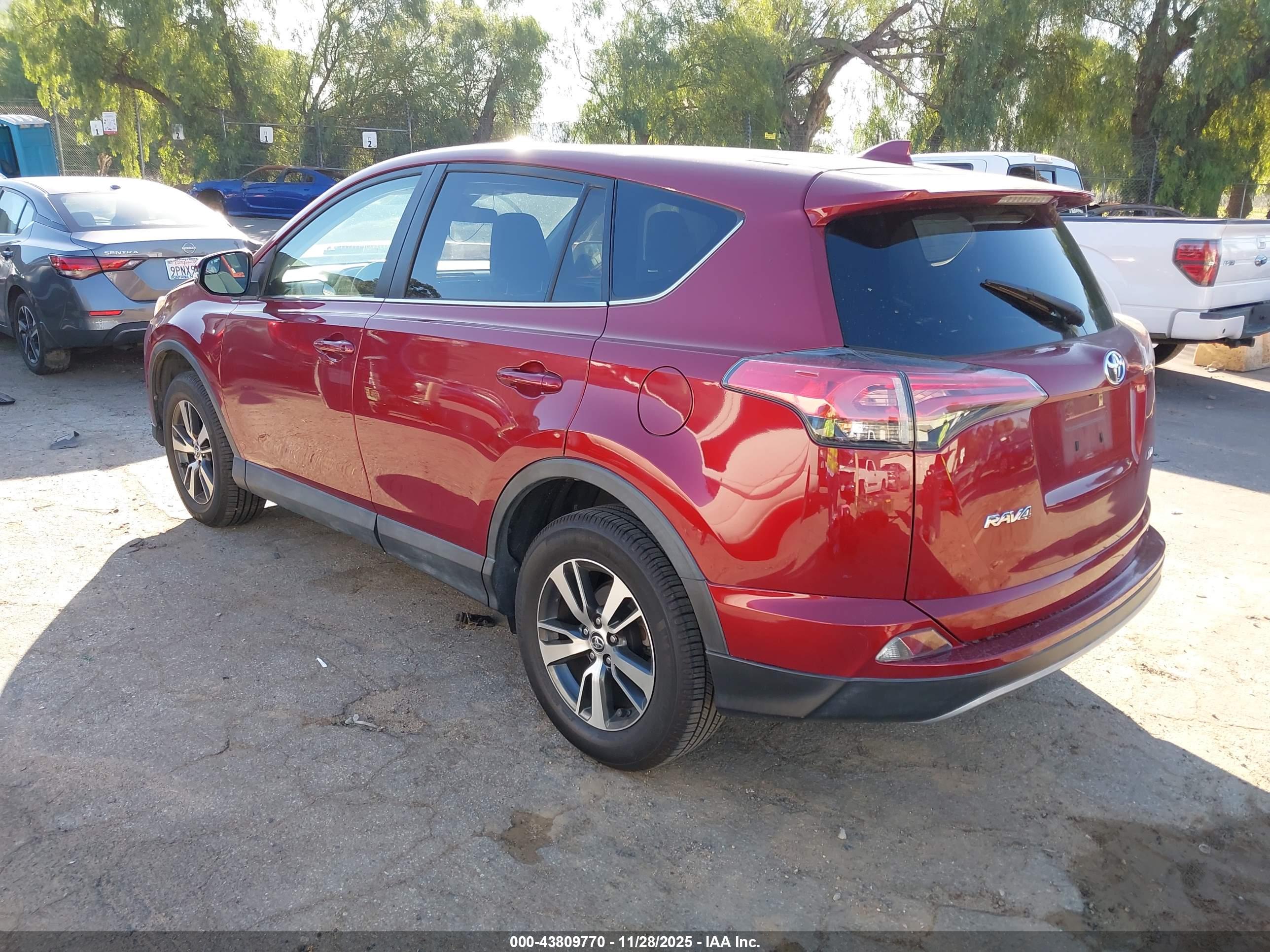 TOYOTA RAV4 image 3