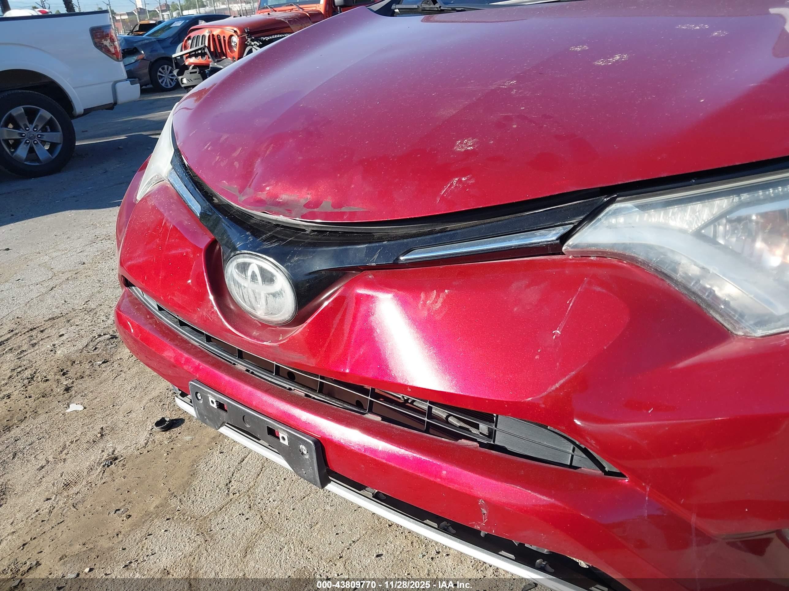 TOYOTA RAV4 image 6