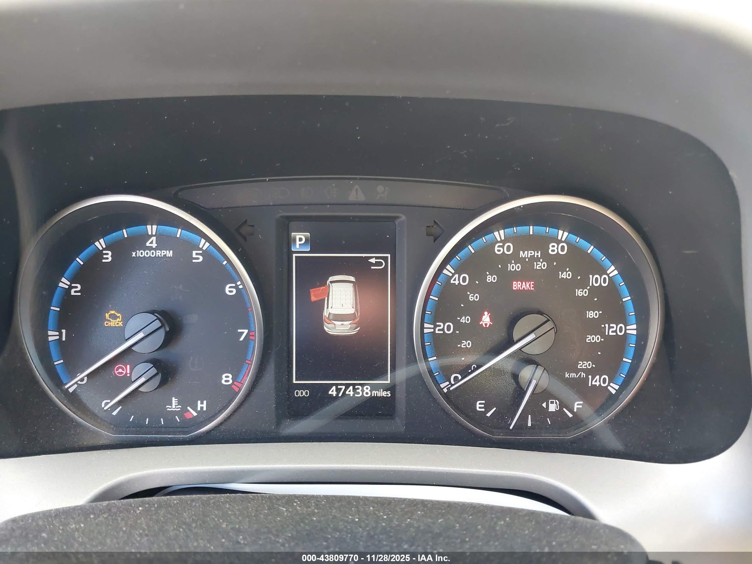 TOYOTA RAV4 image 7