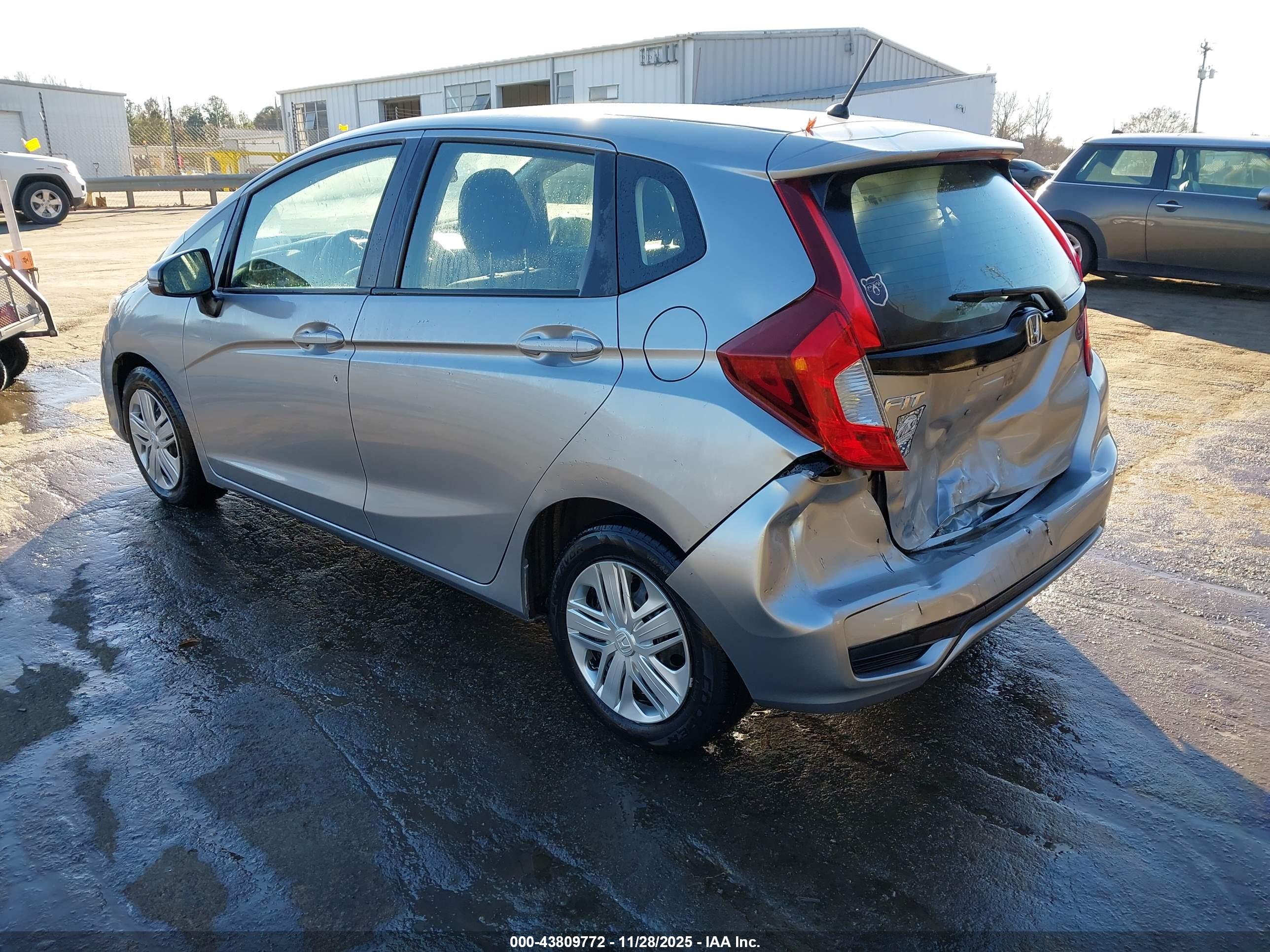 HONDA FIT image 3